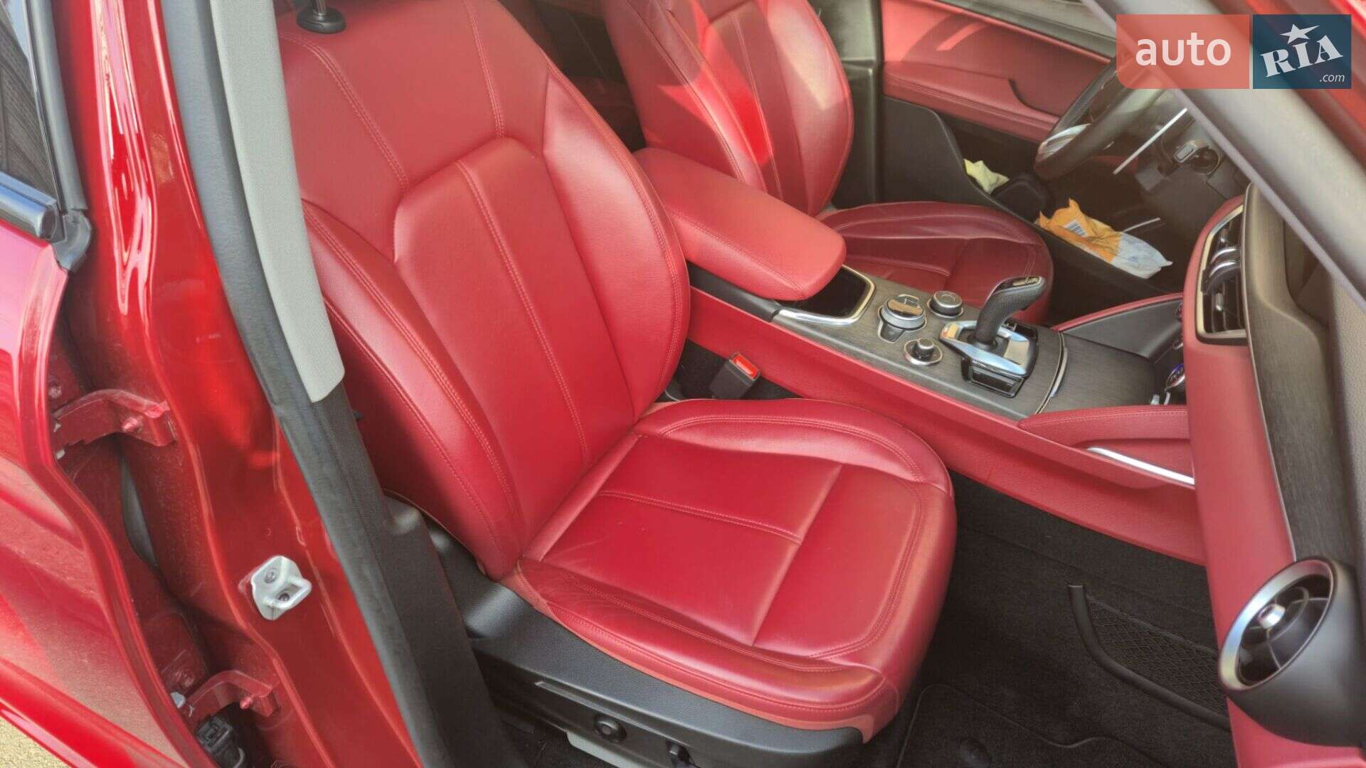 Alfa Romeo Stelvio 2019 VIN ZASPAKBN2L7C76019 фото оголошення 12 з 15