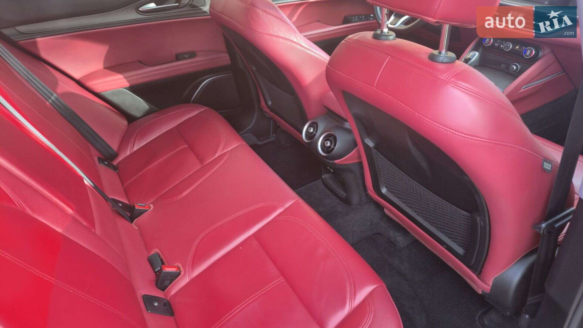 Alfa Romeo Stelvio 2019 VIN ZASPAKBN2L7C76019 фото оголошення 13 з 15