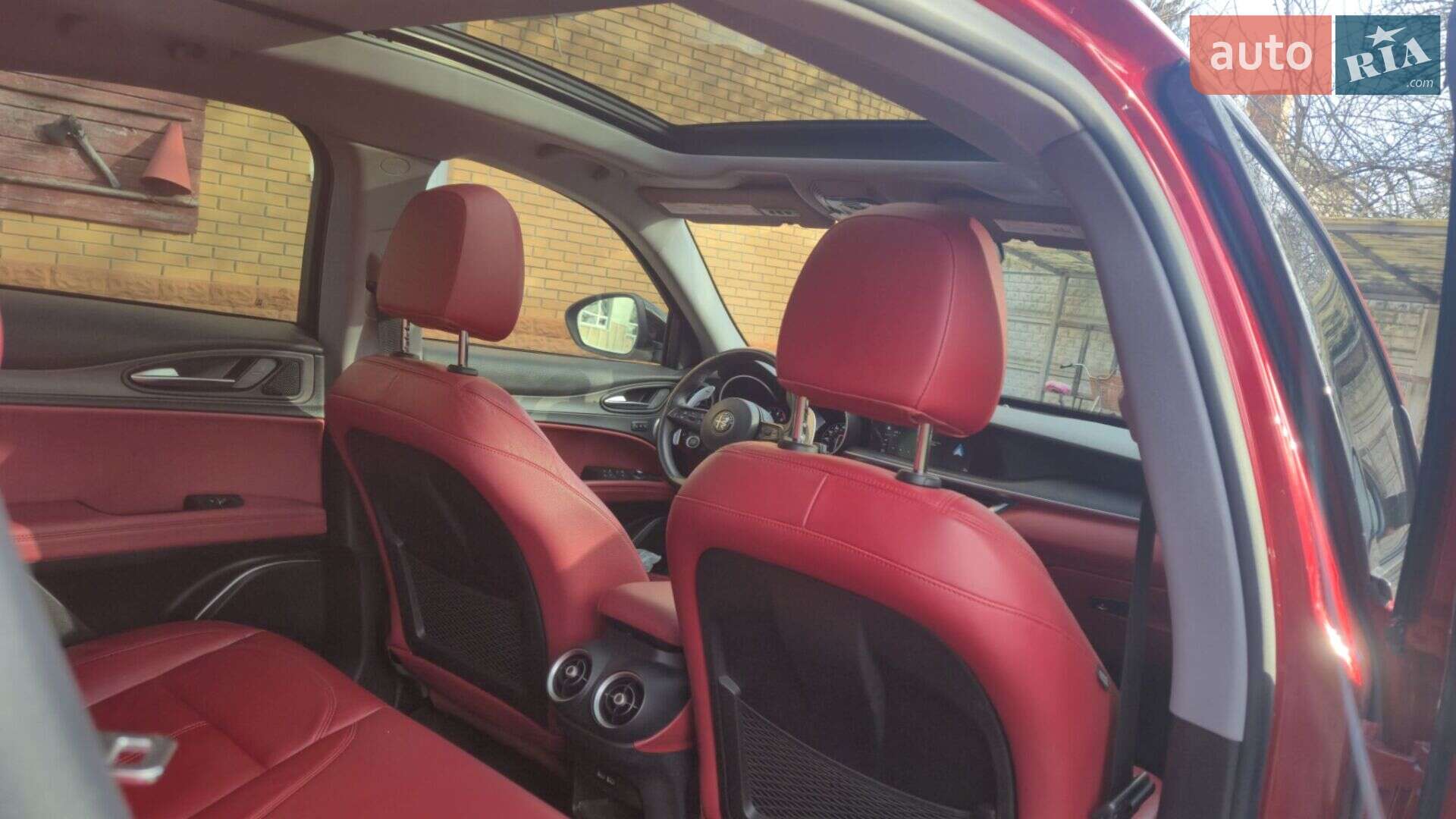 Alfa Romeo Stelvio 2019 VIN ZASPAKBN2L7C76019 фото оголошення 14 з 15