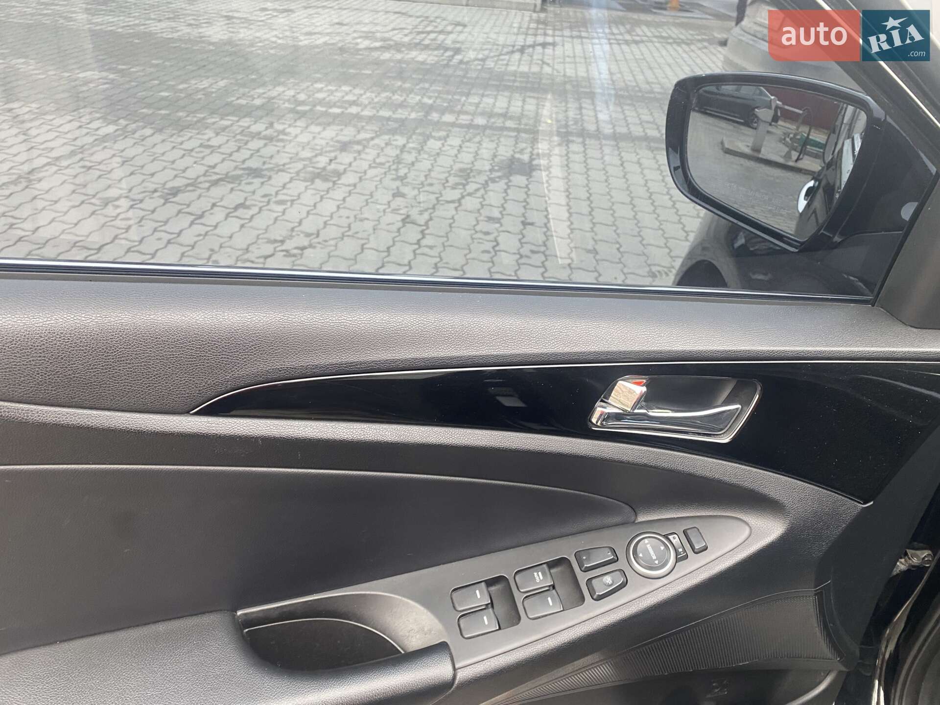 Hyundai Sonata 2010 VIN KMHEC41CBBA199660 фото оголошення 10 з 13