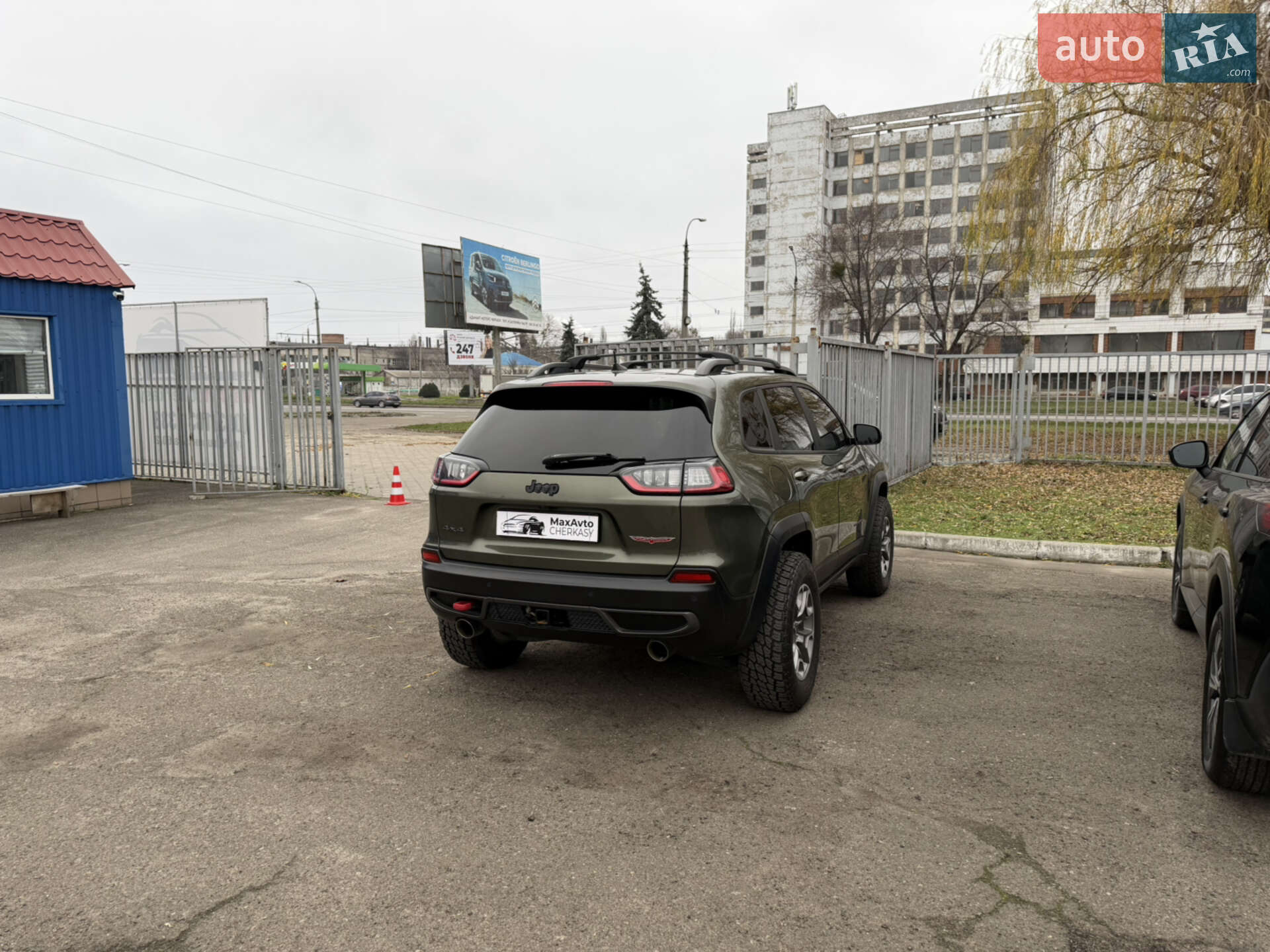 Jeep Cherokee 2020 VIN 1C4PJMBX2MD172963 фото оголошення 9 з 51