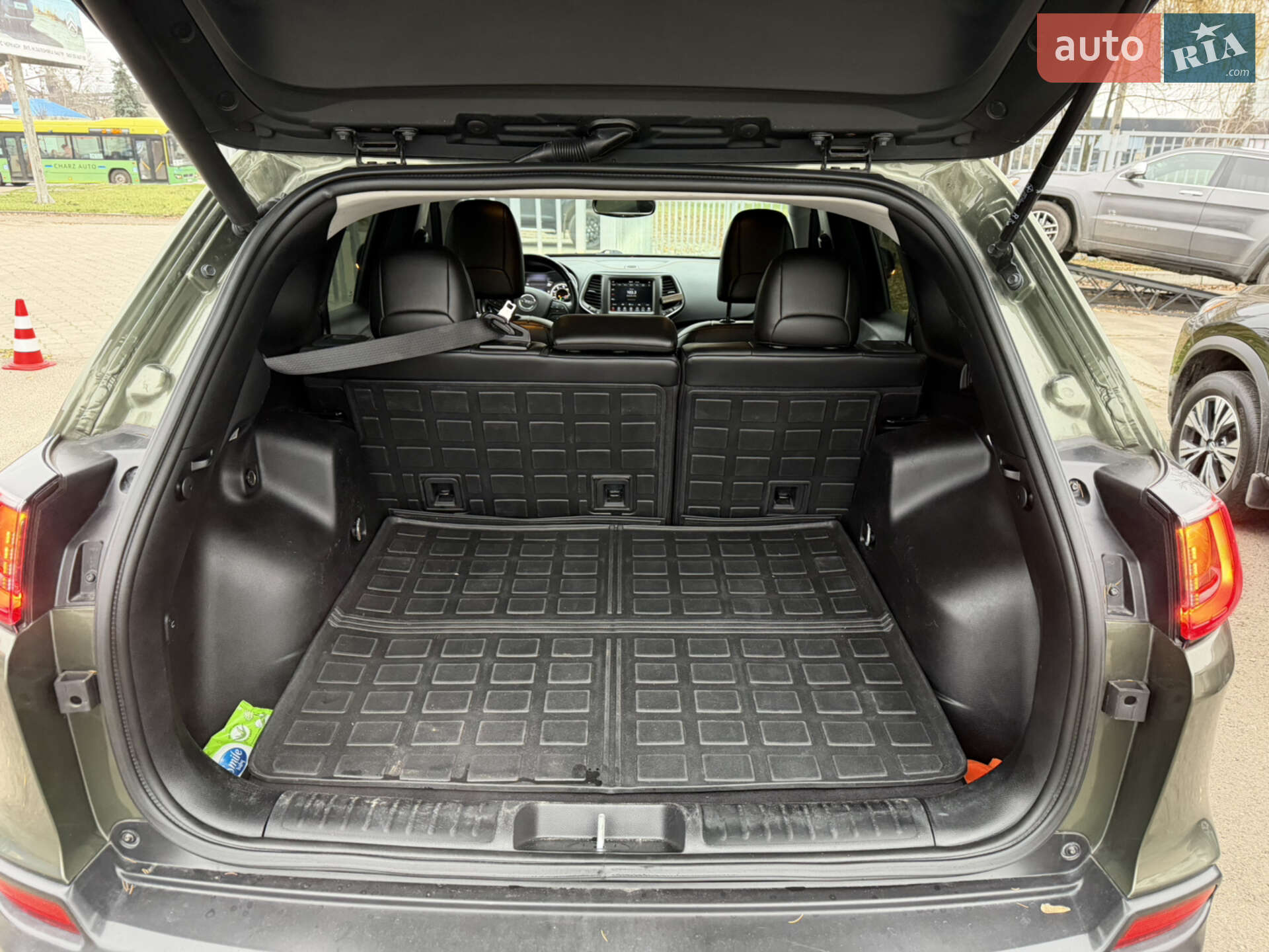 Jeep Cherokee 2020 VIN 1C4PJMBX2MD172963 фото оголошення 43 з 51
