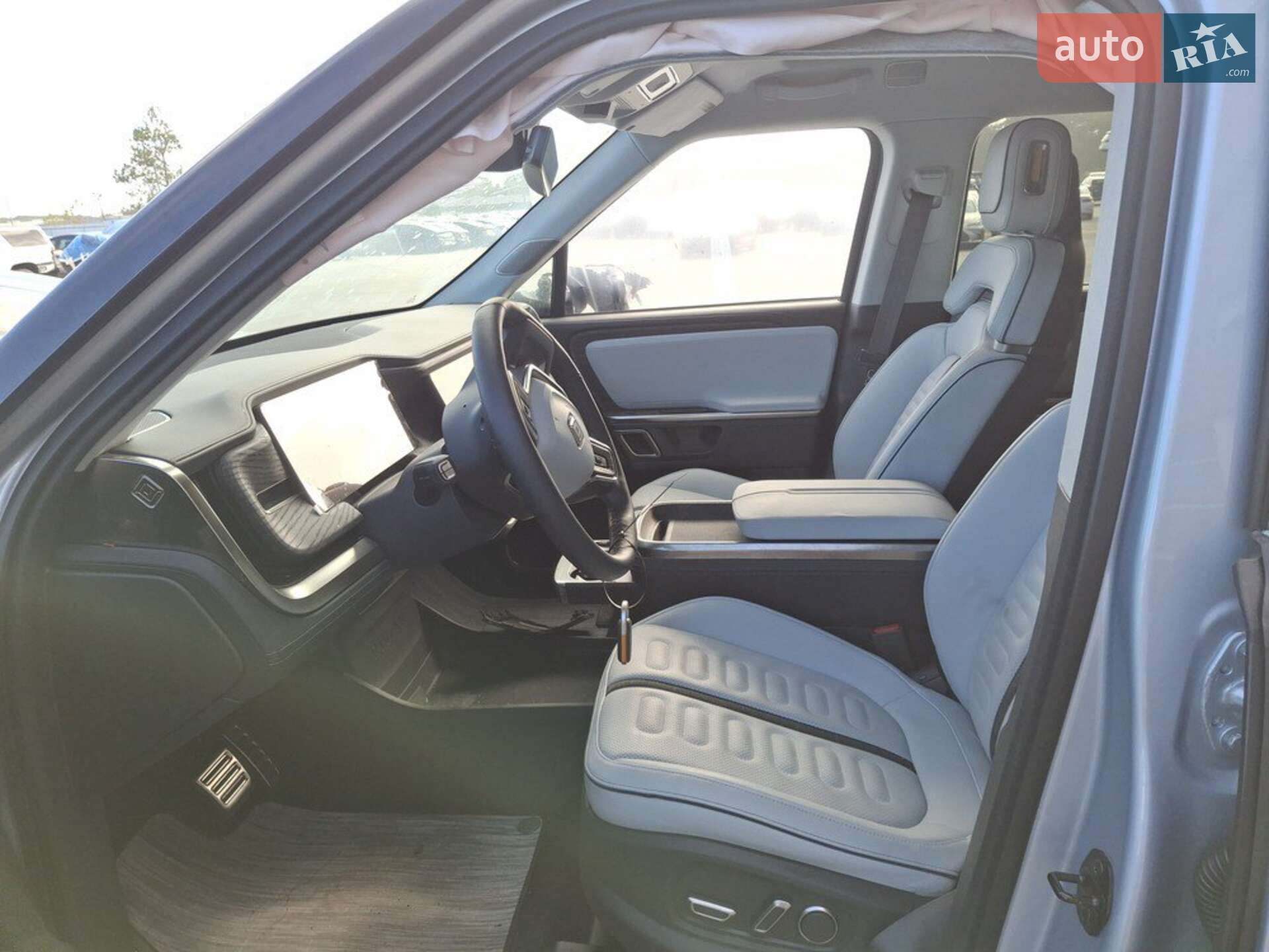 Rivian R1S 2023 VIN 7PDSGABAXPN018754 фото оголошення 10 з 31
