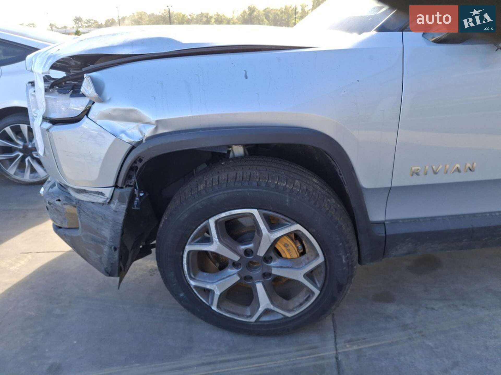 Rivian R1S 2023 VIN 7PDSGABAXPN018754 фото оголошення 23 з 31