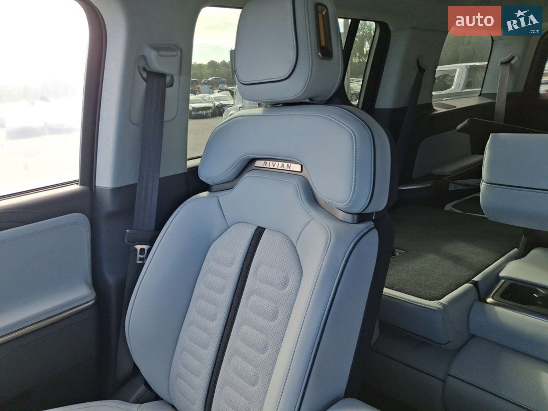 Rivian R1S 2023 VIN 7PDSGABAXPN018754 фото оголошення 24 з 31