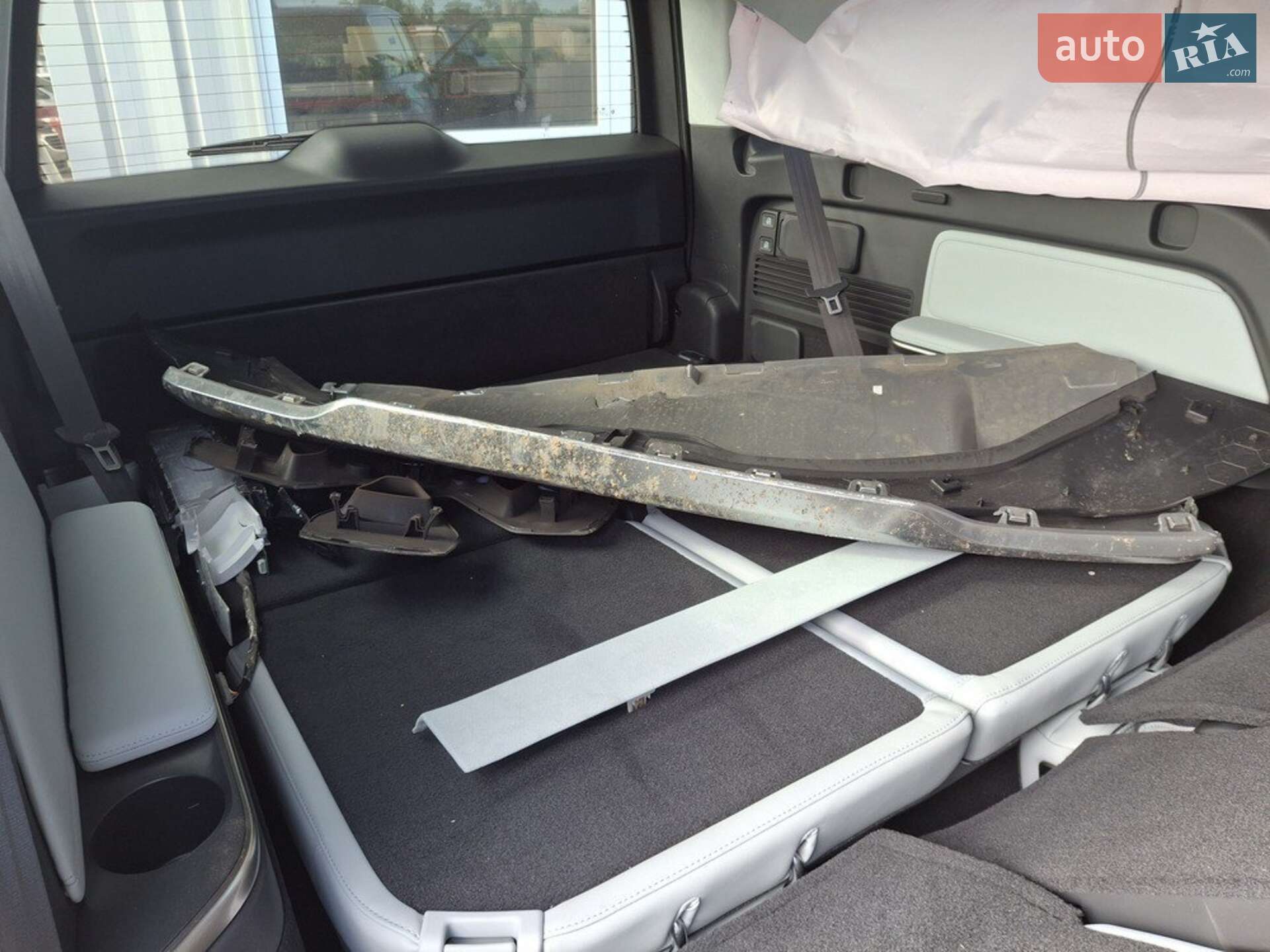 Rivian R1S 2023 VIN 7PDSGABAXPN018754 фото оголошення 25 з 31