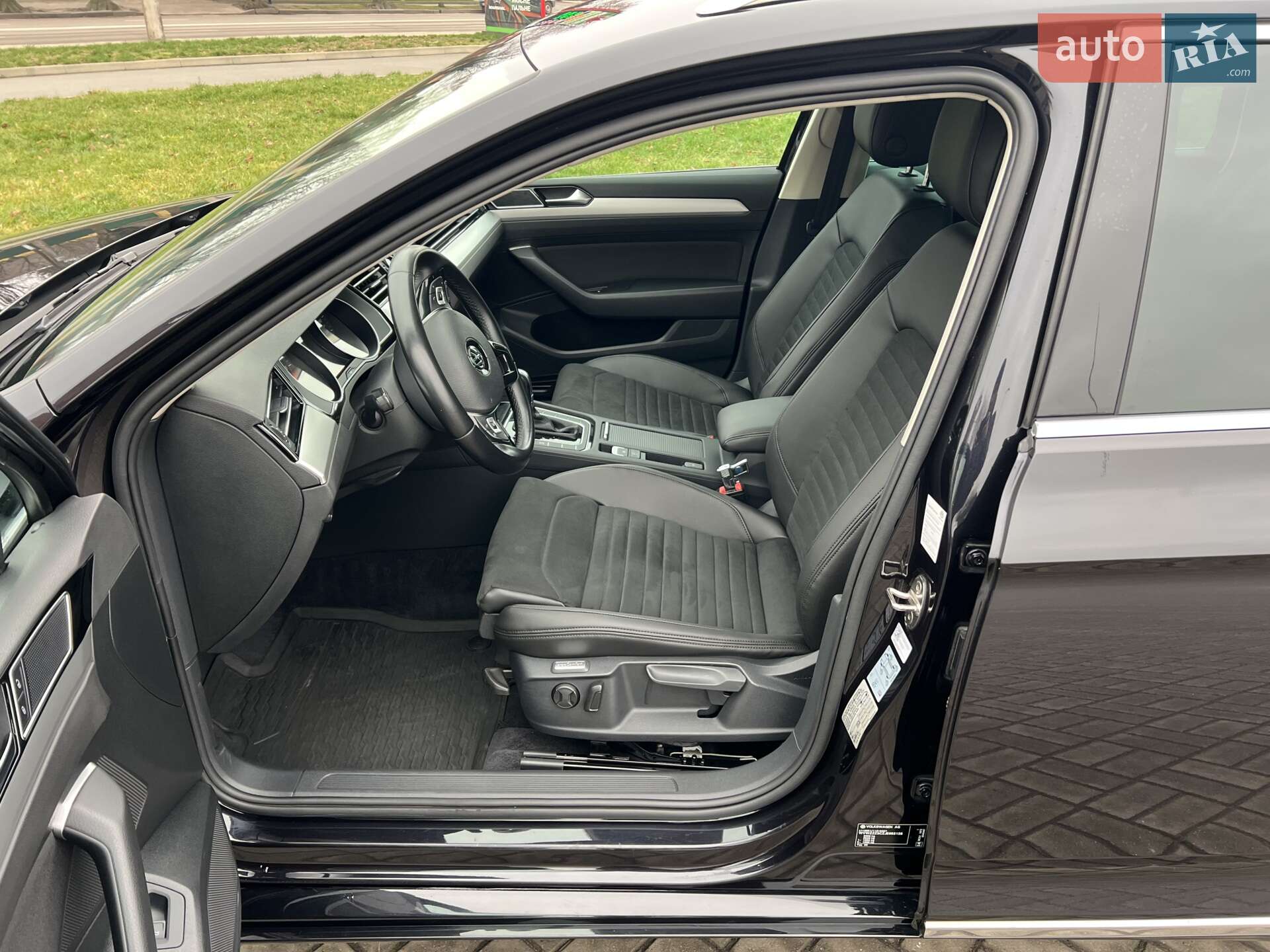 Volkswagen Passat 2017 VIN WVWZZZ3CZJE053128 фото оголошення 20 з 94