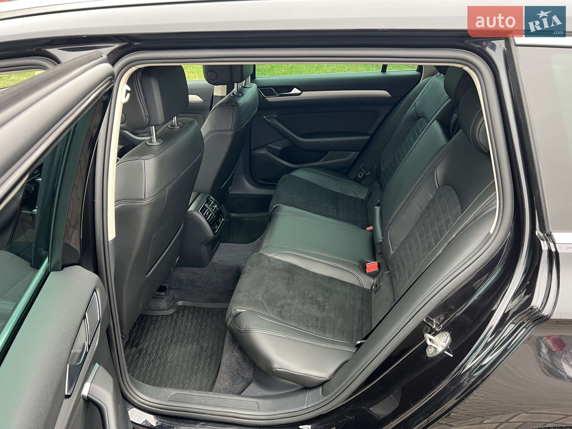 Volkswagen Passat 2017 VIN WVWZZZ3CZJE053128 фото оголошення 55 з 94