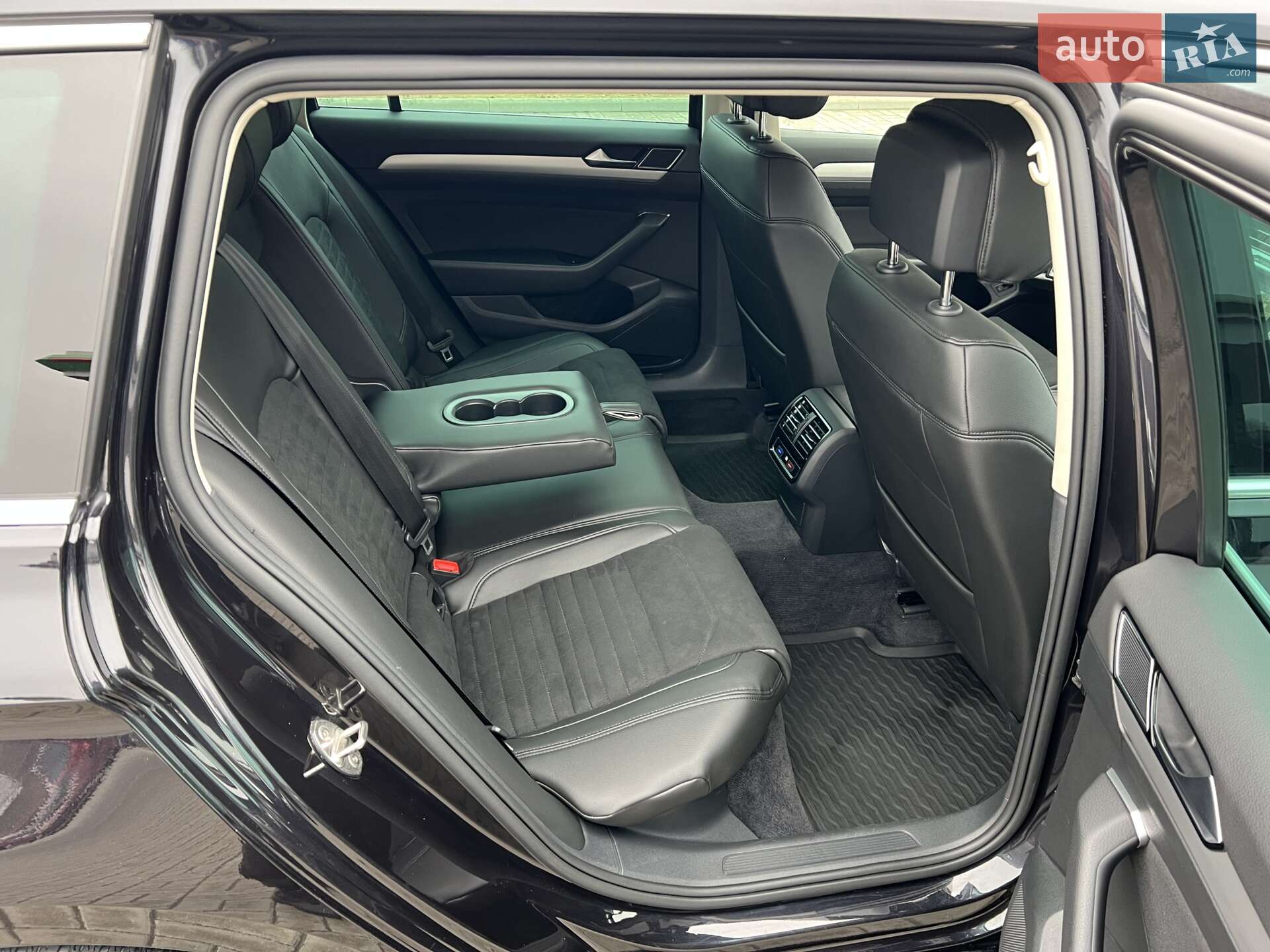 Volkswagen Passat 2017 VIN WVWZZZ3CZJE053128 фото оголошення 67 з 94