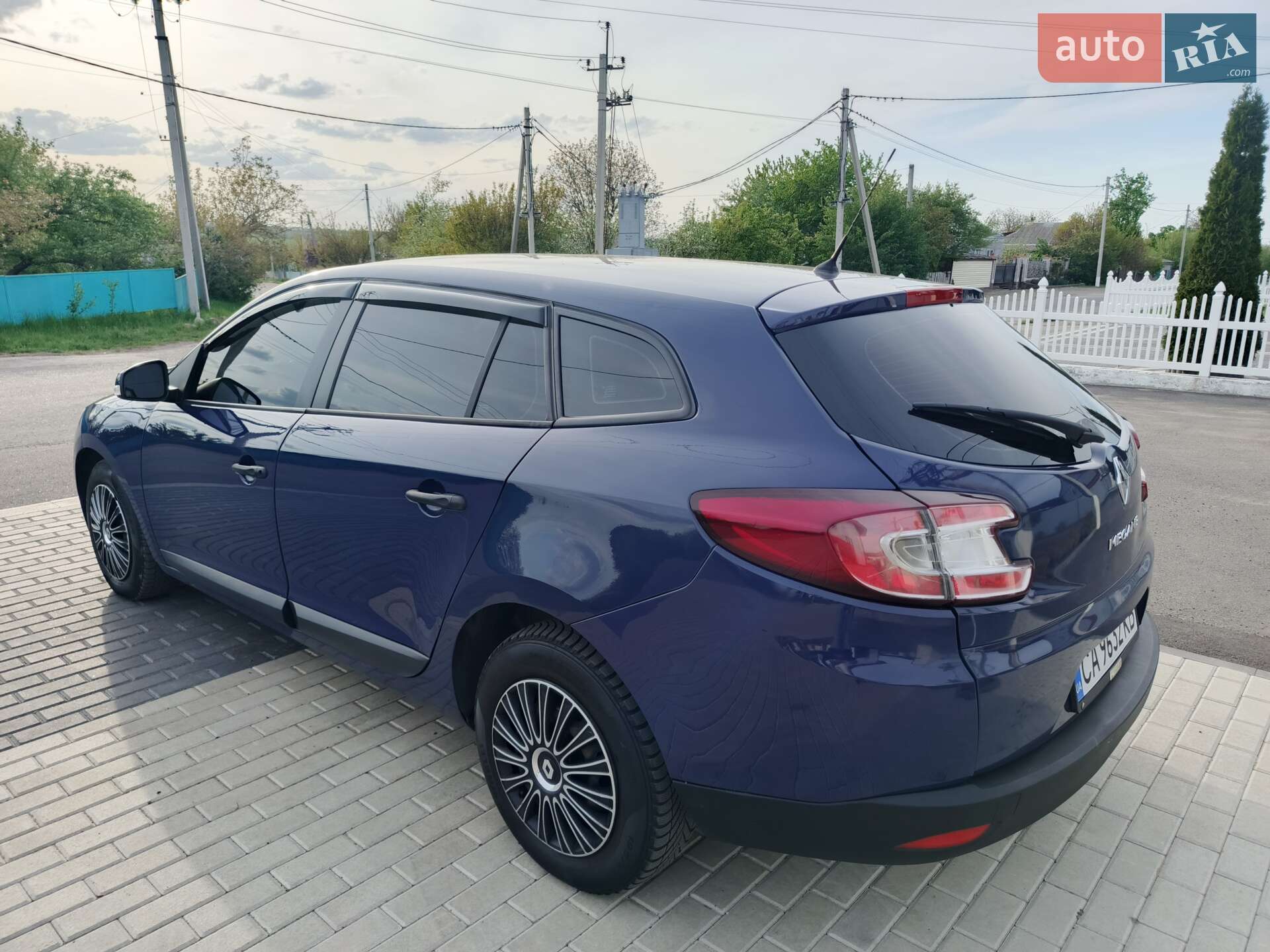 Renault Megane 2011 VIN VF1KZ5G0646376703 фото оголошення 4 з 11