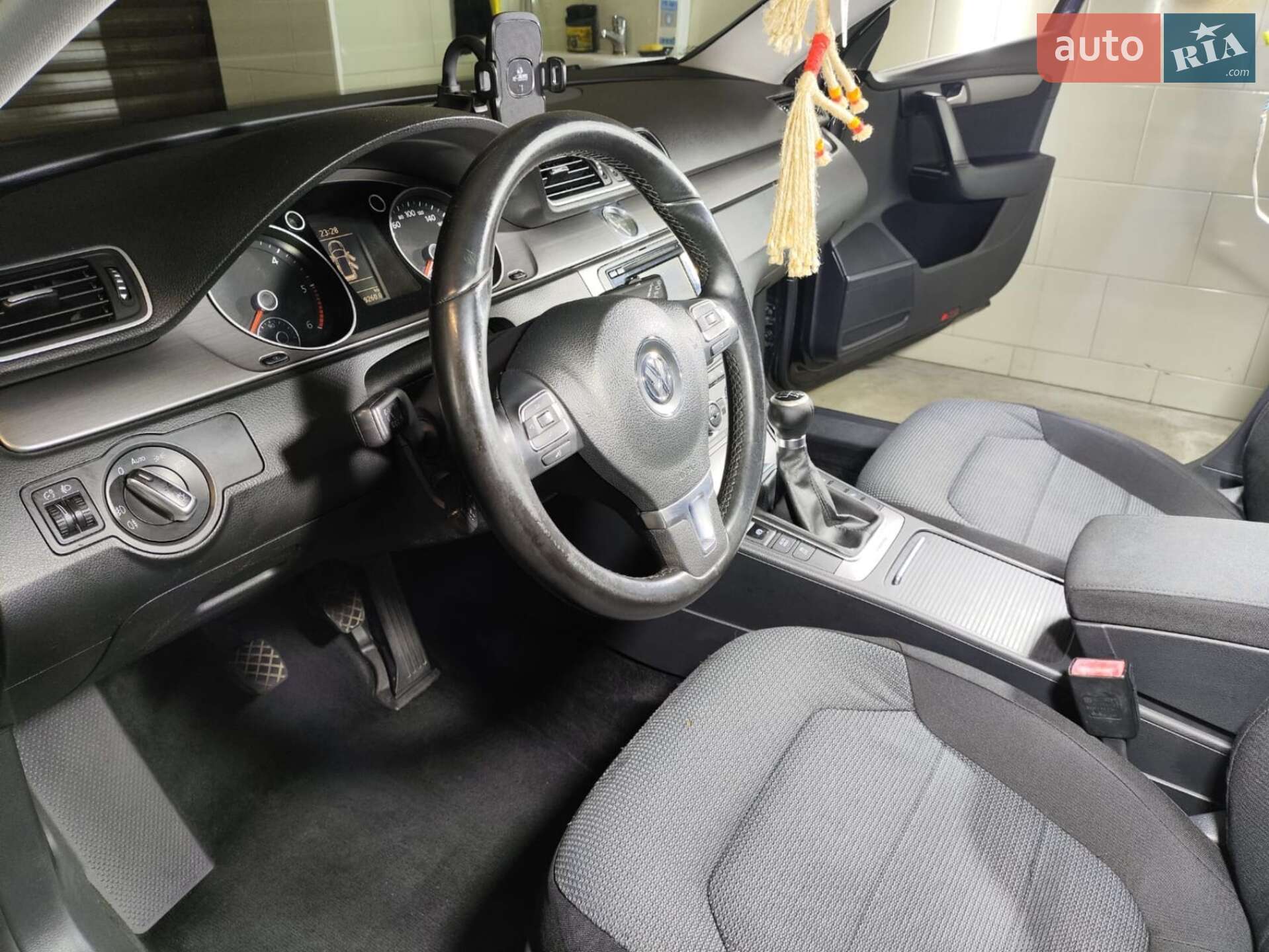 Volkswagen Passat 2012 VIN WVWZZZ3CZCE186184 фото оголошення 2 з 24