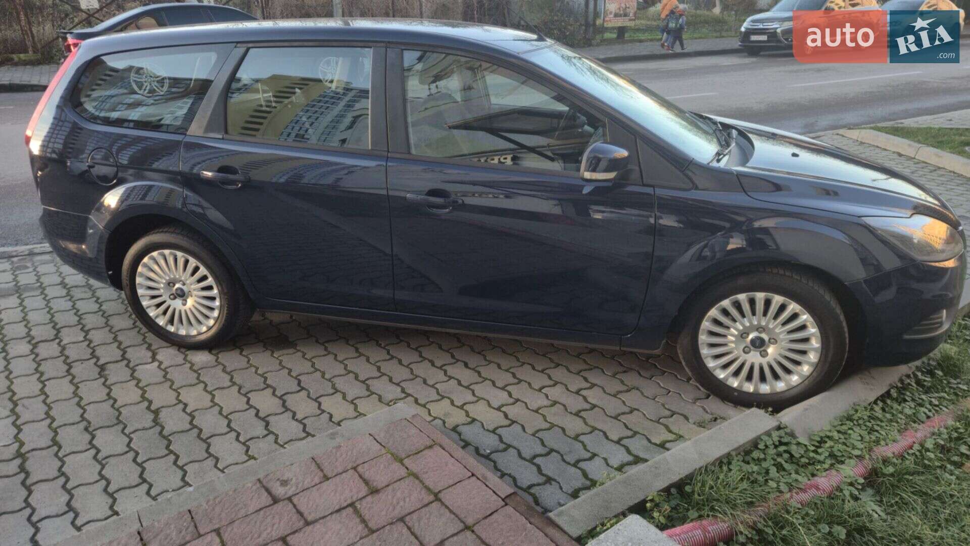 Ford Focus 2010 VIN WF0SXXGCDSAA67654 фото оголошення 4 з 13