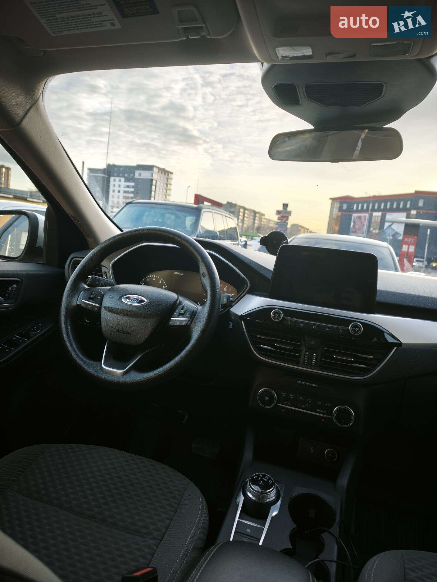 Ford Escape 2019 VIN 1FMCU9G65LUA51938 фото оголошення 8 з 11