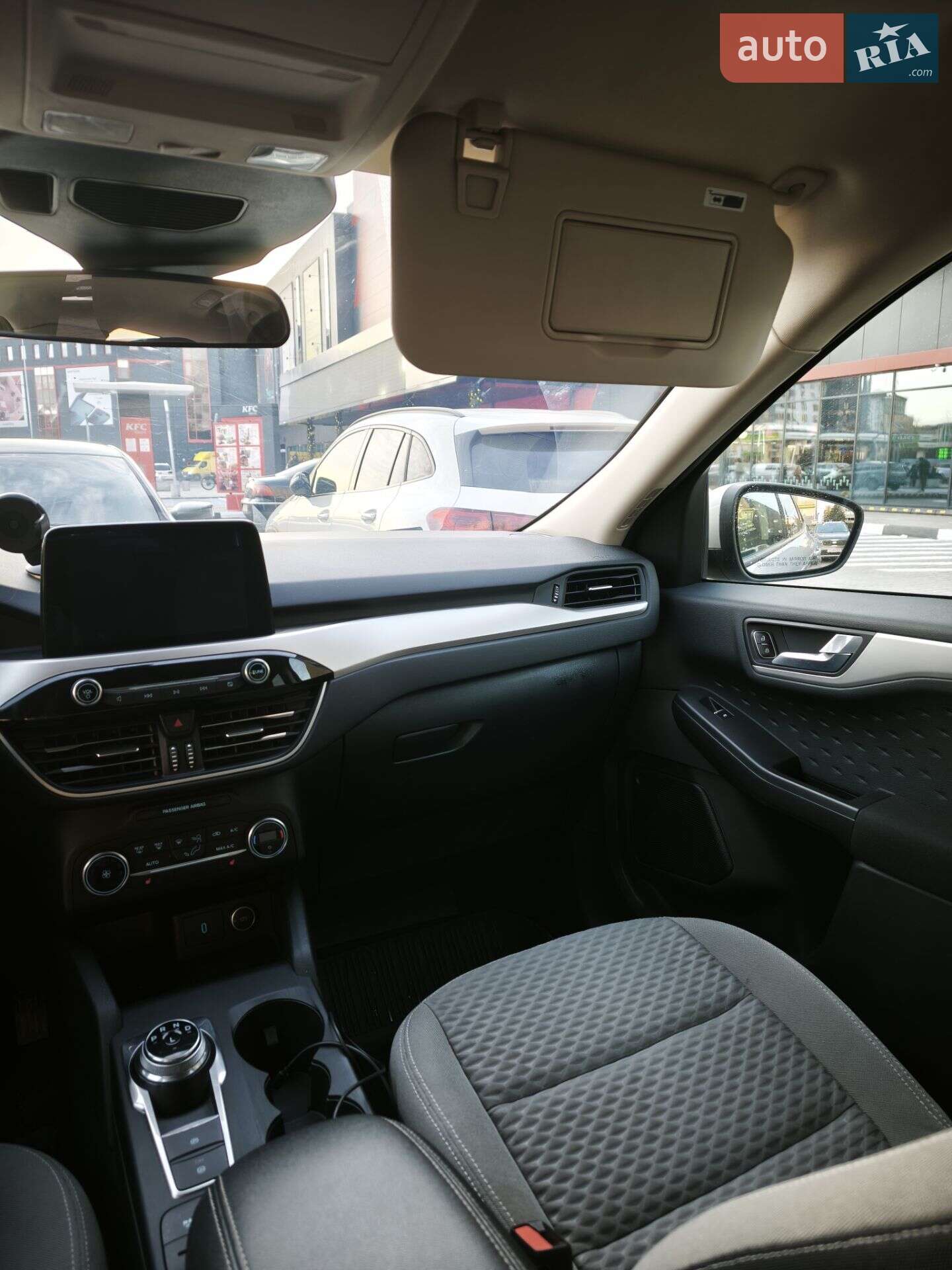 Ford Escape 2019 VIN 1FMCU9G65LUA51938 фото оголошення 10 з 11