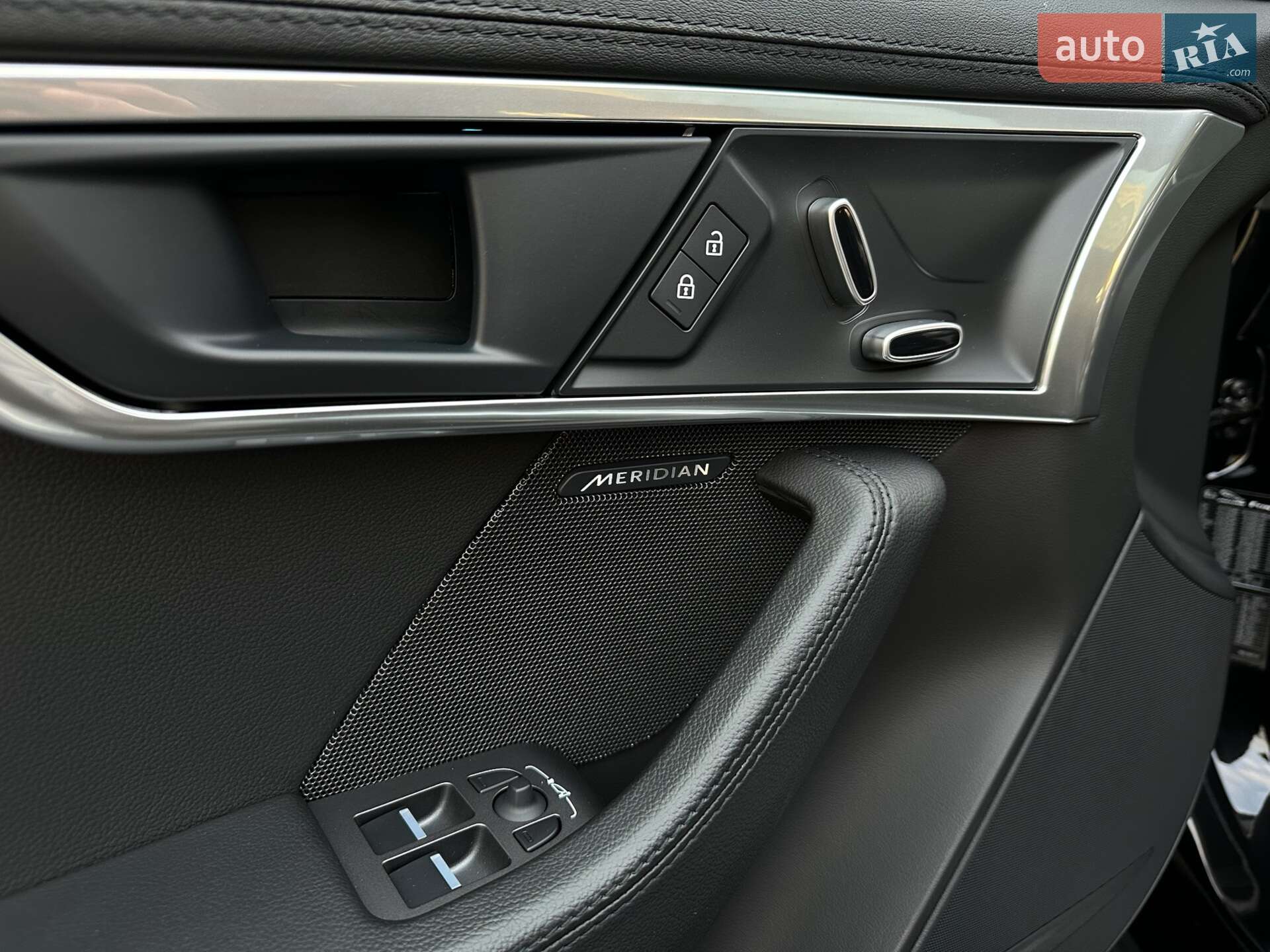 Jaguar F-Type 2023 VIN SAJDB1BX0RCK84125 фото оголошення 40 з 82