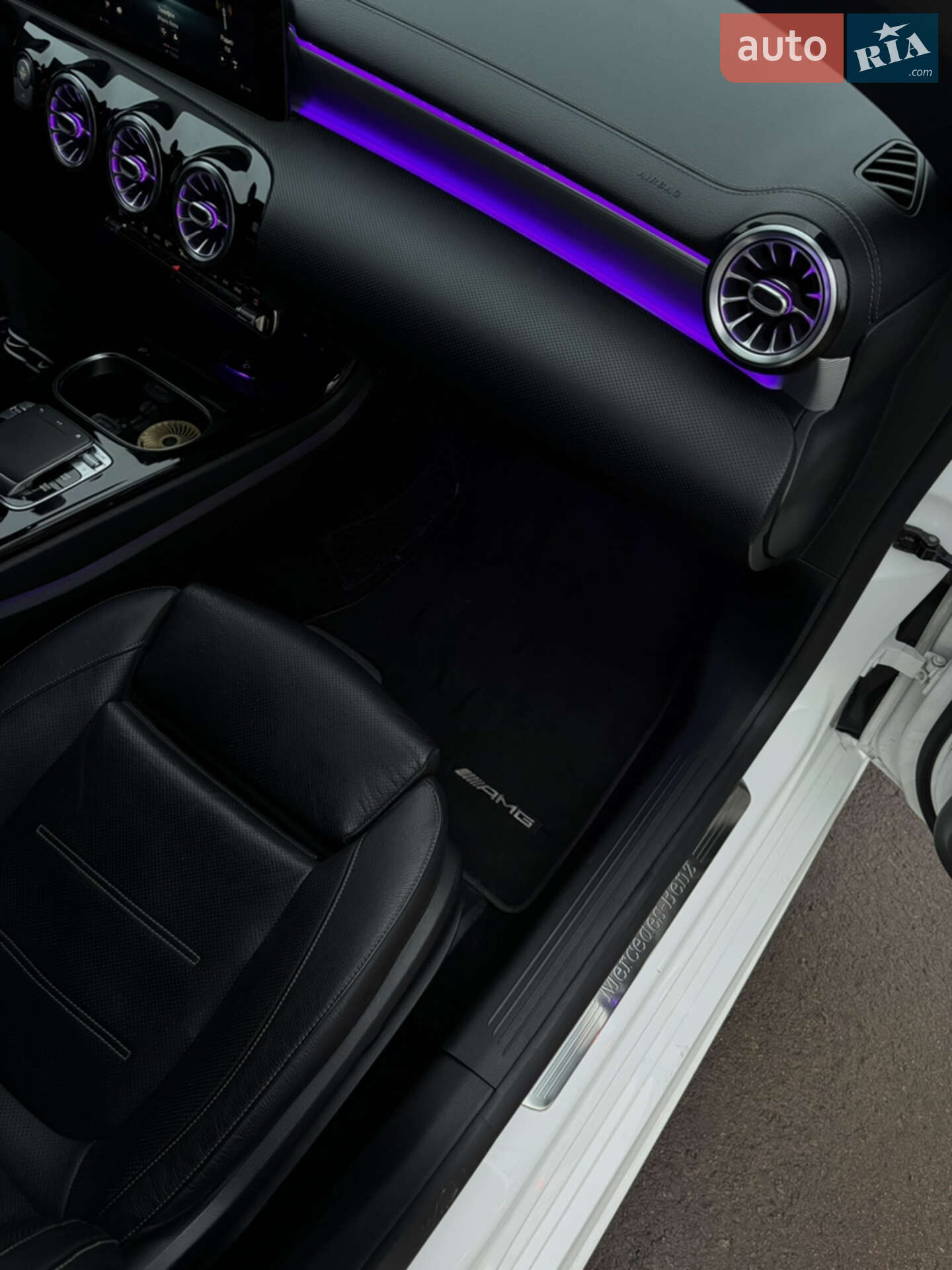 Mercedes-Benz CLA-Class 2019 VIN WDD5J4GB5LN036748 фото оголошення 36 з 54
