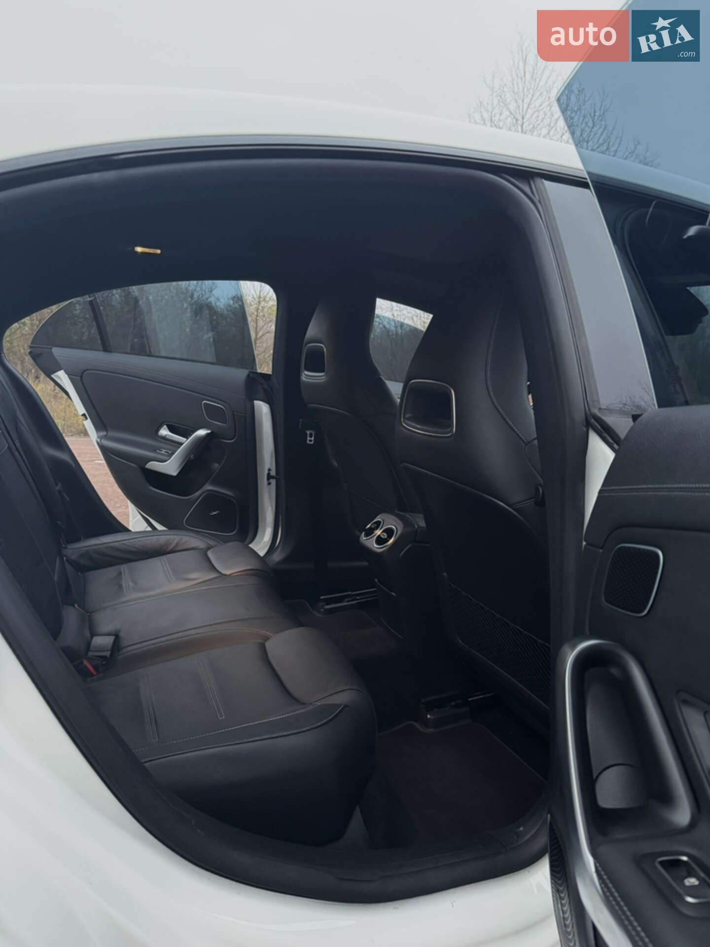 Mercedes-Benz CLA-Class 2019 VIN WDD5J4GB5LN036748 фото оголошення 41 з 54