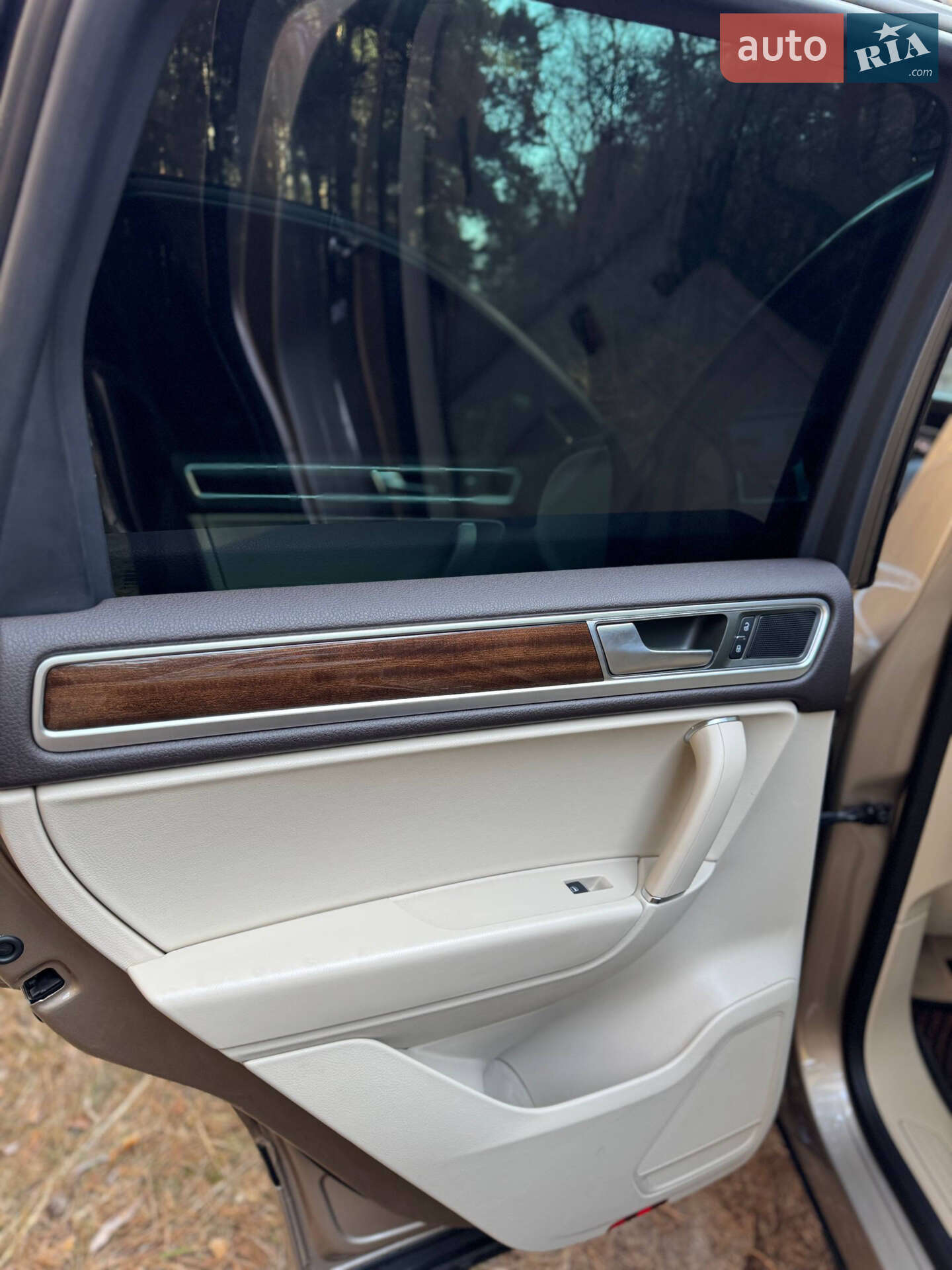 Volkswagen Touareg 2015 VIN WVGEP9BP1FD006564 фото оголошення 3 з 12