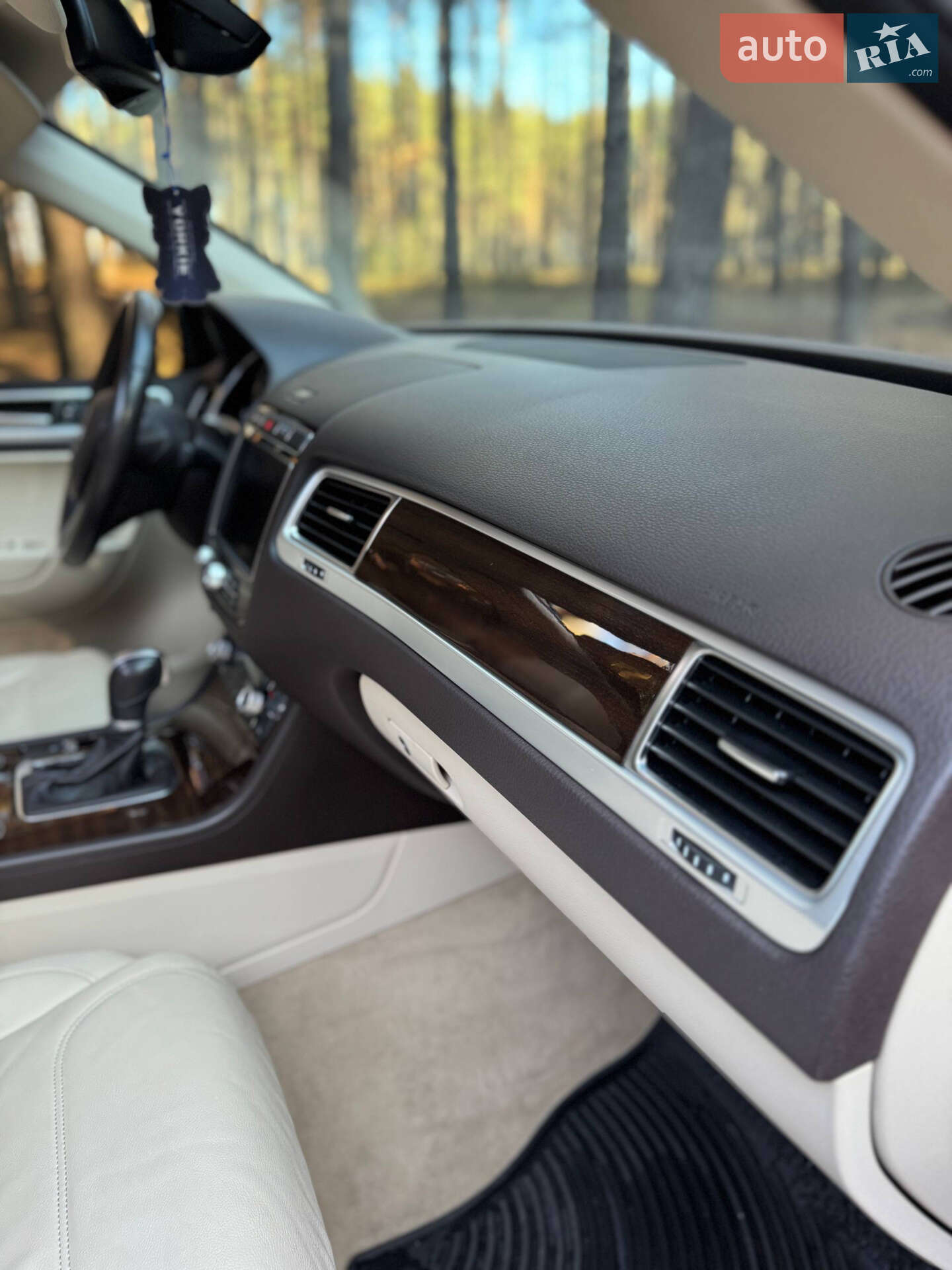 Volkswagen Touareg 2015 VIN WVGEP9BP1FD006564 фото оголошення 6 з 12
