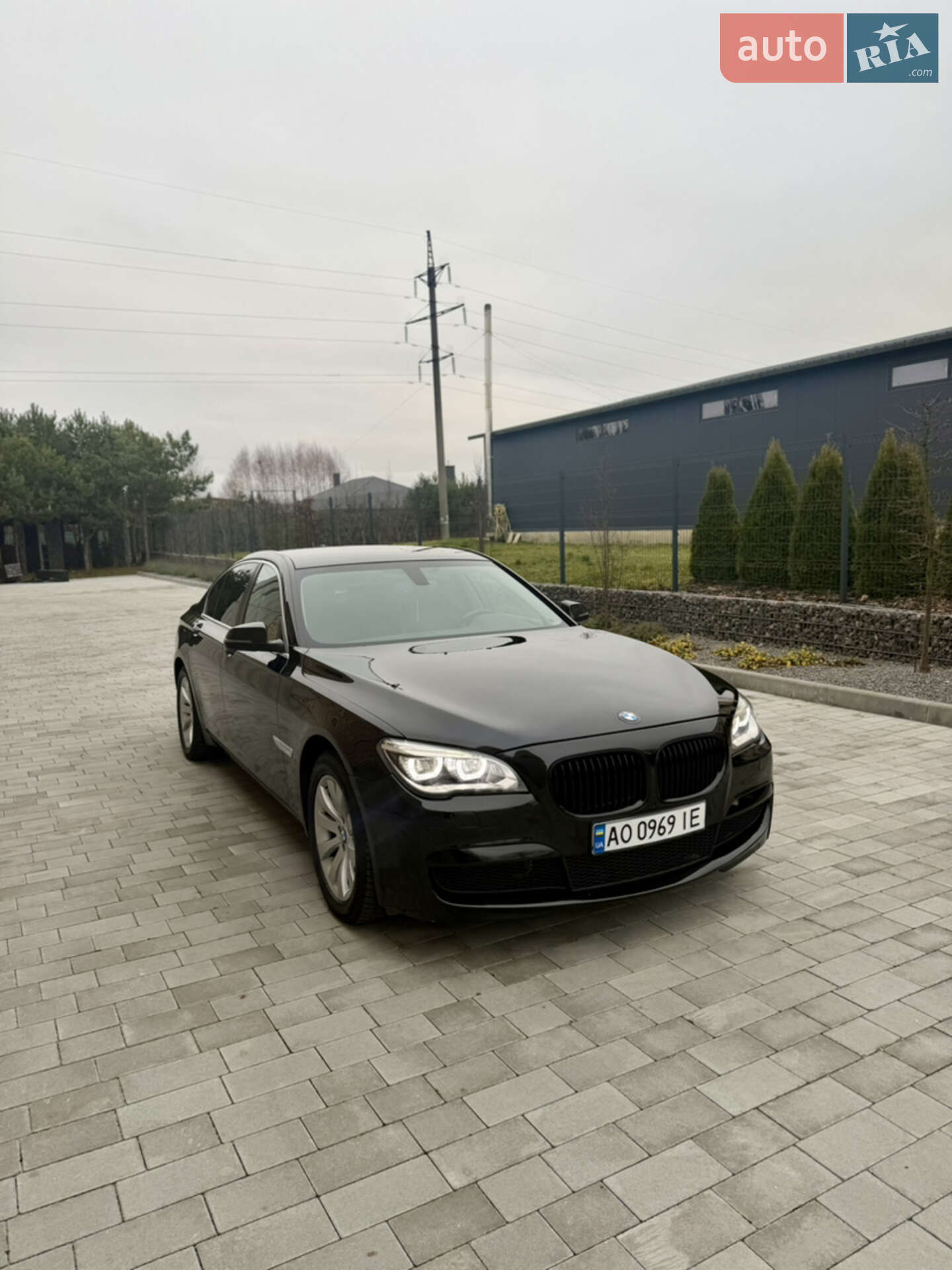 BMW 7 Series 2014 VIN WBAYC41000DZ77337 фото оголошення 2 з 19