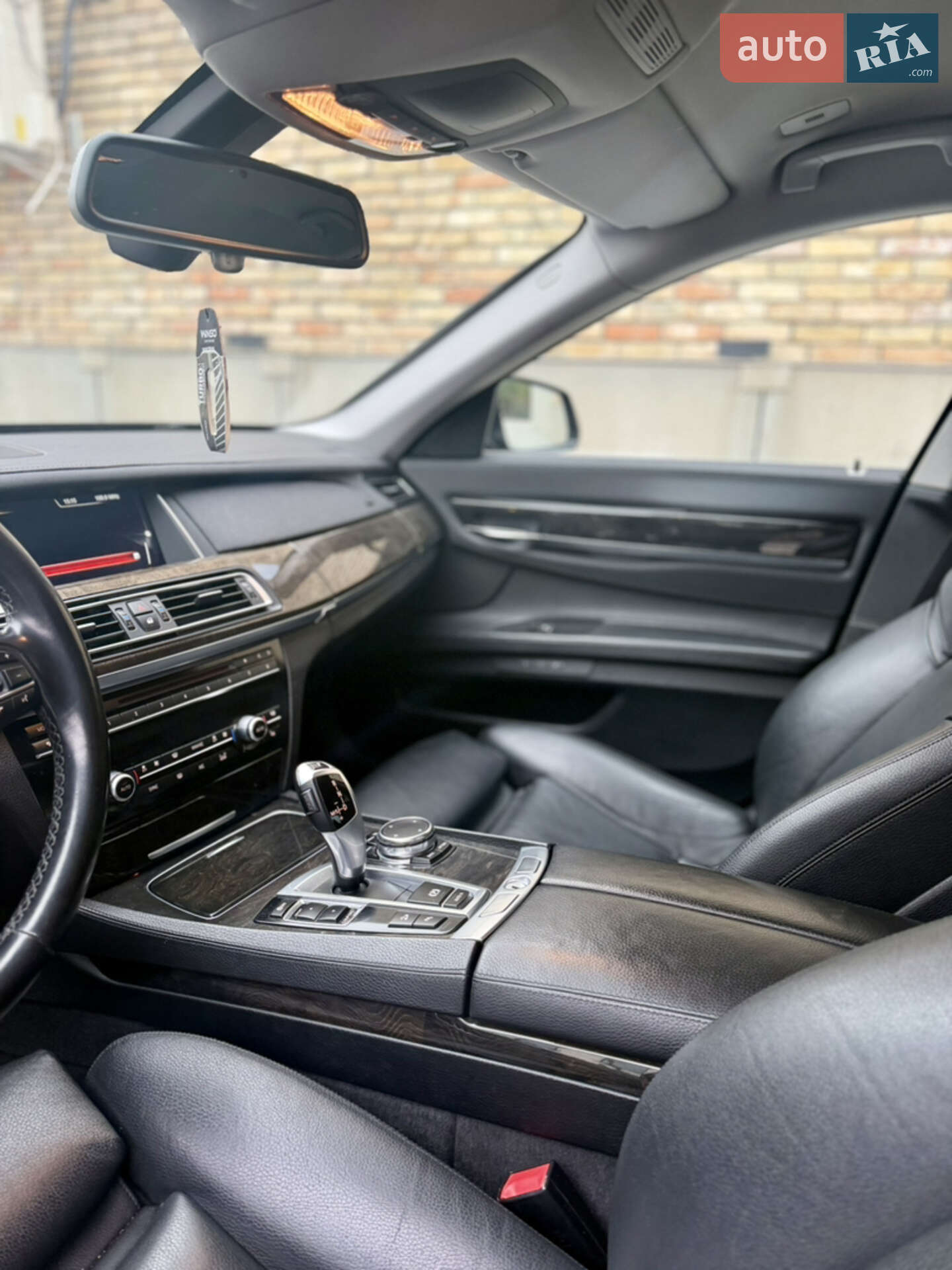 BMW 7 Series 2014 VIN WBAYC41000DZ77337 фото оголошення 15 з 19