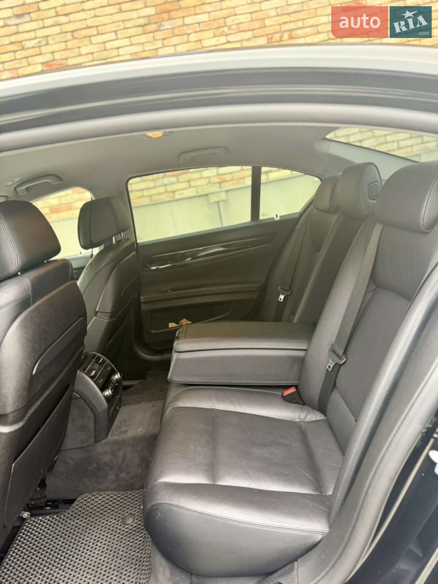 BMW 7 Series 2014 VIN WBAYC41000DZ77337 фото оголошення 16 з 19