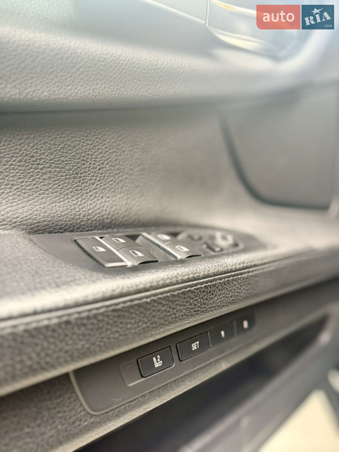 BMW 7 Series 2014 VIN WBAYC41000DZ77337 фото оголошення 18 з 19
