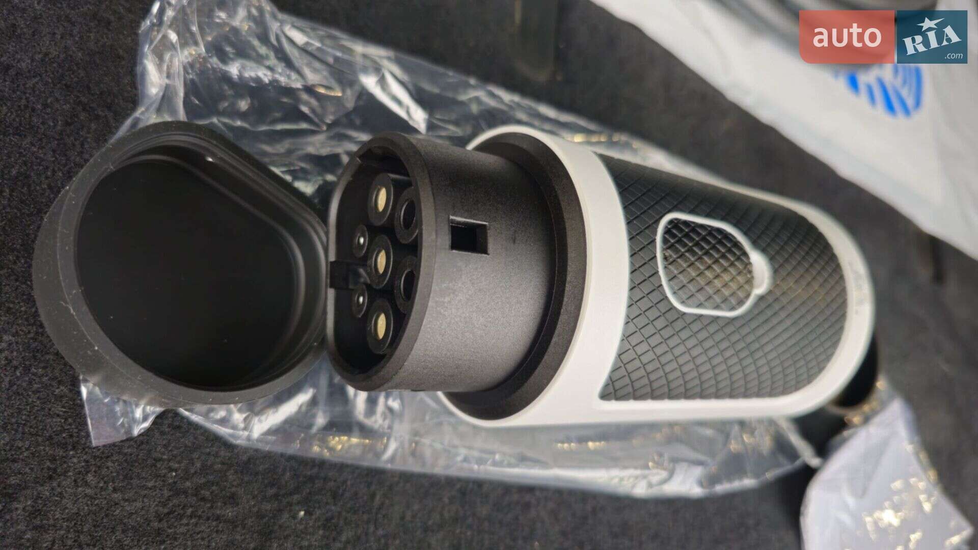 Fisker Ocean 2023 VIN VCF1EBE25PG010830 фото оголошення 30 з 75