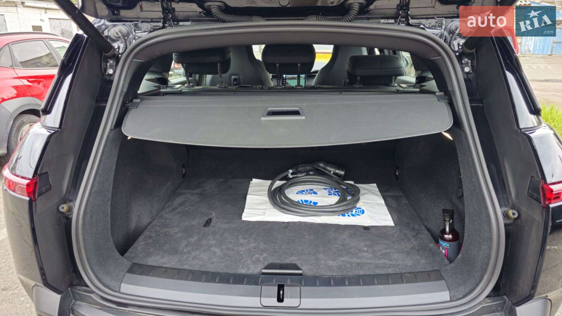 Fisker Ocean 2023 VIN VCF1EBE25PG010830 фото оголошення 33 з 75