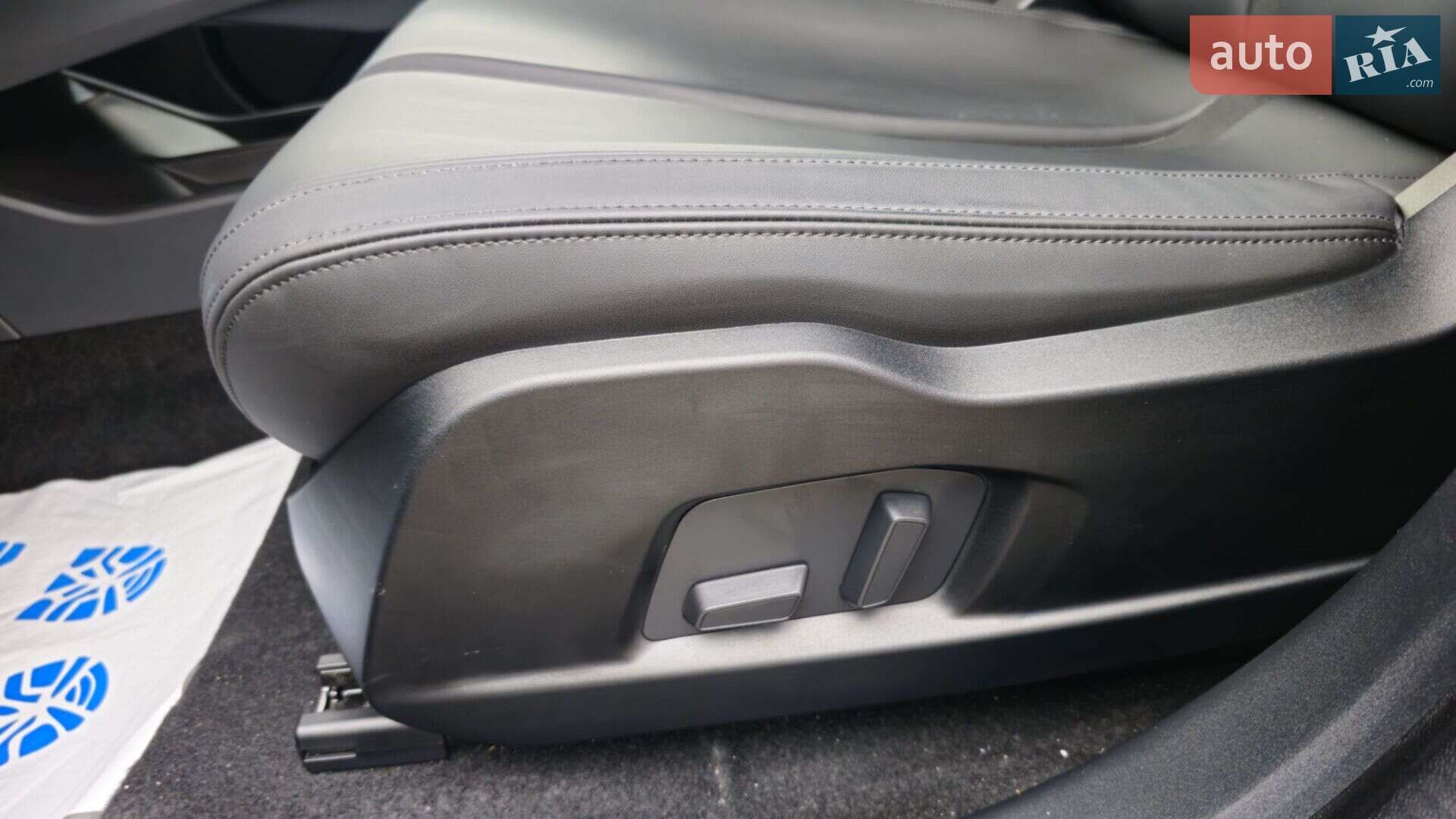 Fisker Ocean 2023 VIN VCF1EBE25PG010830 фото оголошення 42 з 75