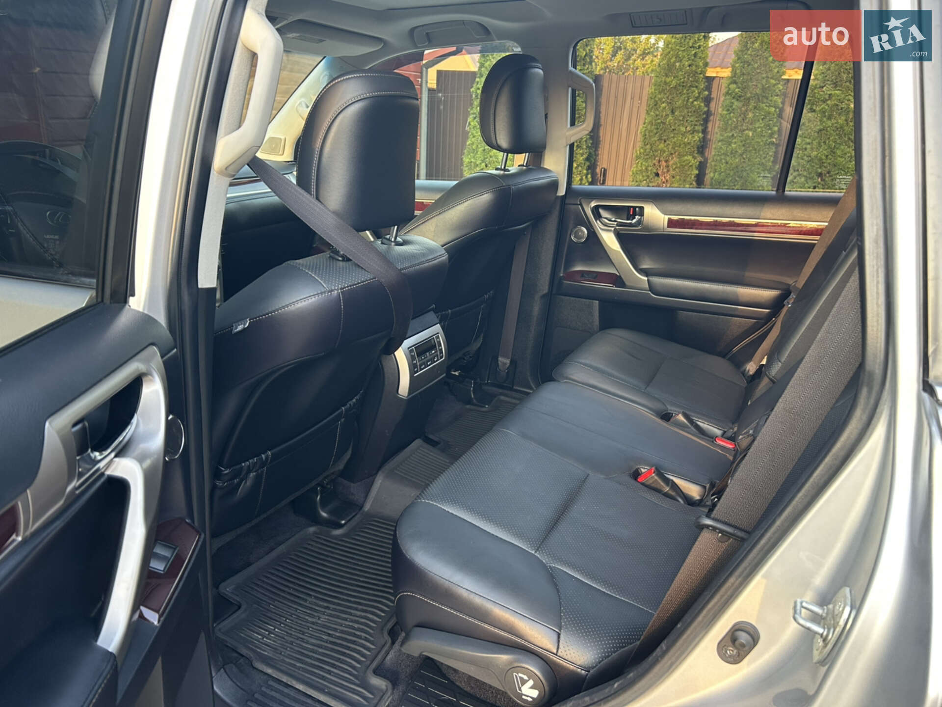 Lexus GX 2018 VIN JTJJM7FX4J5197830 фото оголошення 5 з 8