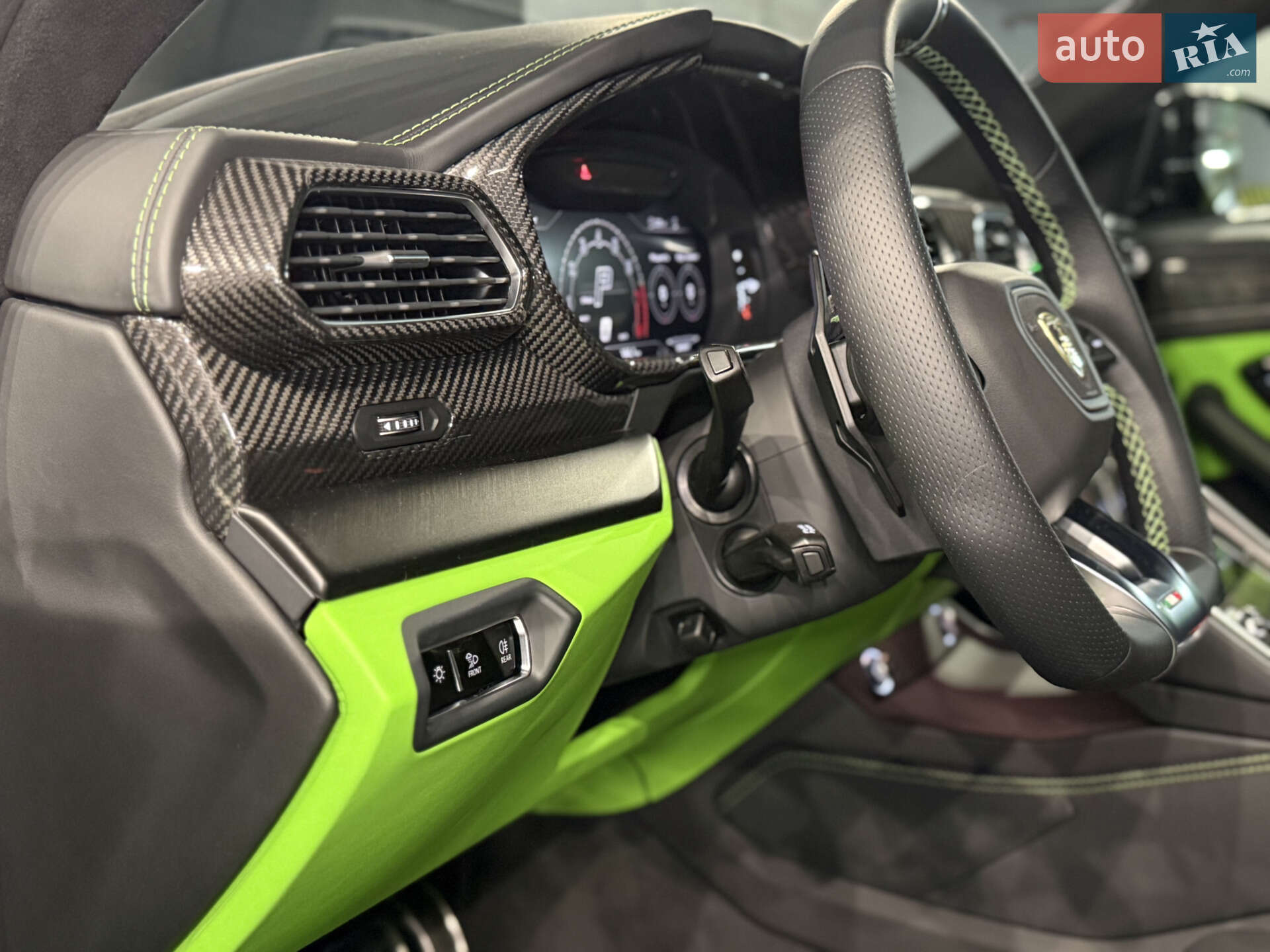 Lamborghini Urus 2023 VIN ZPBUB3ZL5PLA27321 фото оголошення 20 з 35