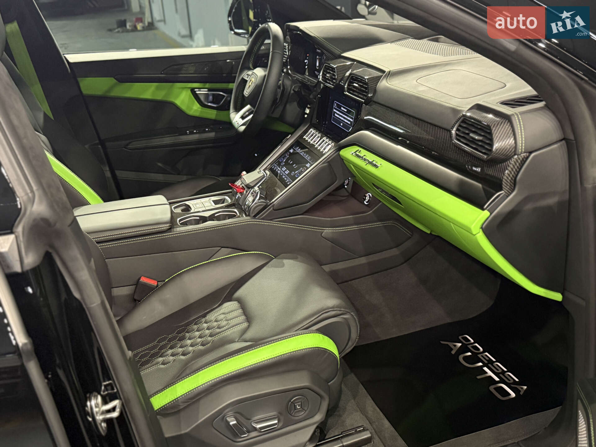 Lamborghini Urus 2023 VIN ZPBUB3ZL5PLA27321 фото оголошення 21 з 35