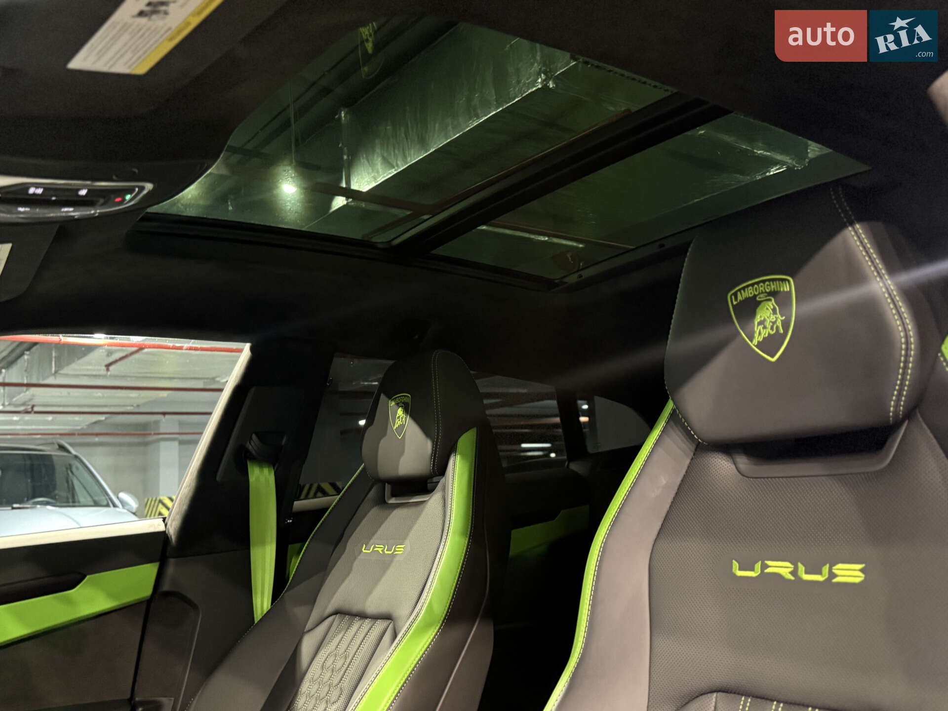 Lamborghini Urus 2023 VIN ZPBUB3ZL5PLA27321 фото оголошення 24 з 35
