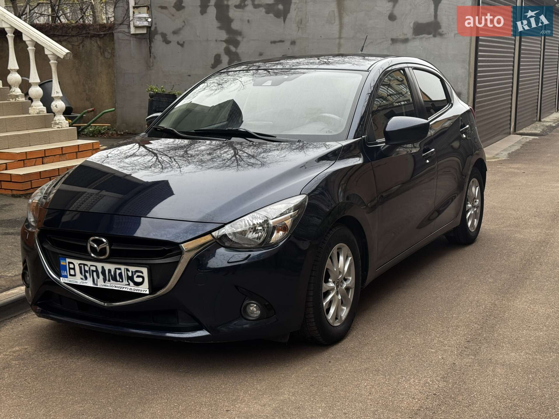Mazda 2 2016 VIN 3MDDJ5HVA3M135985 фото оголошення 2 з 30