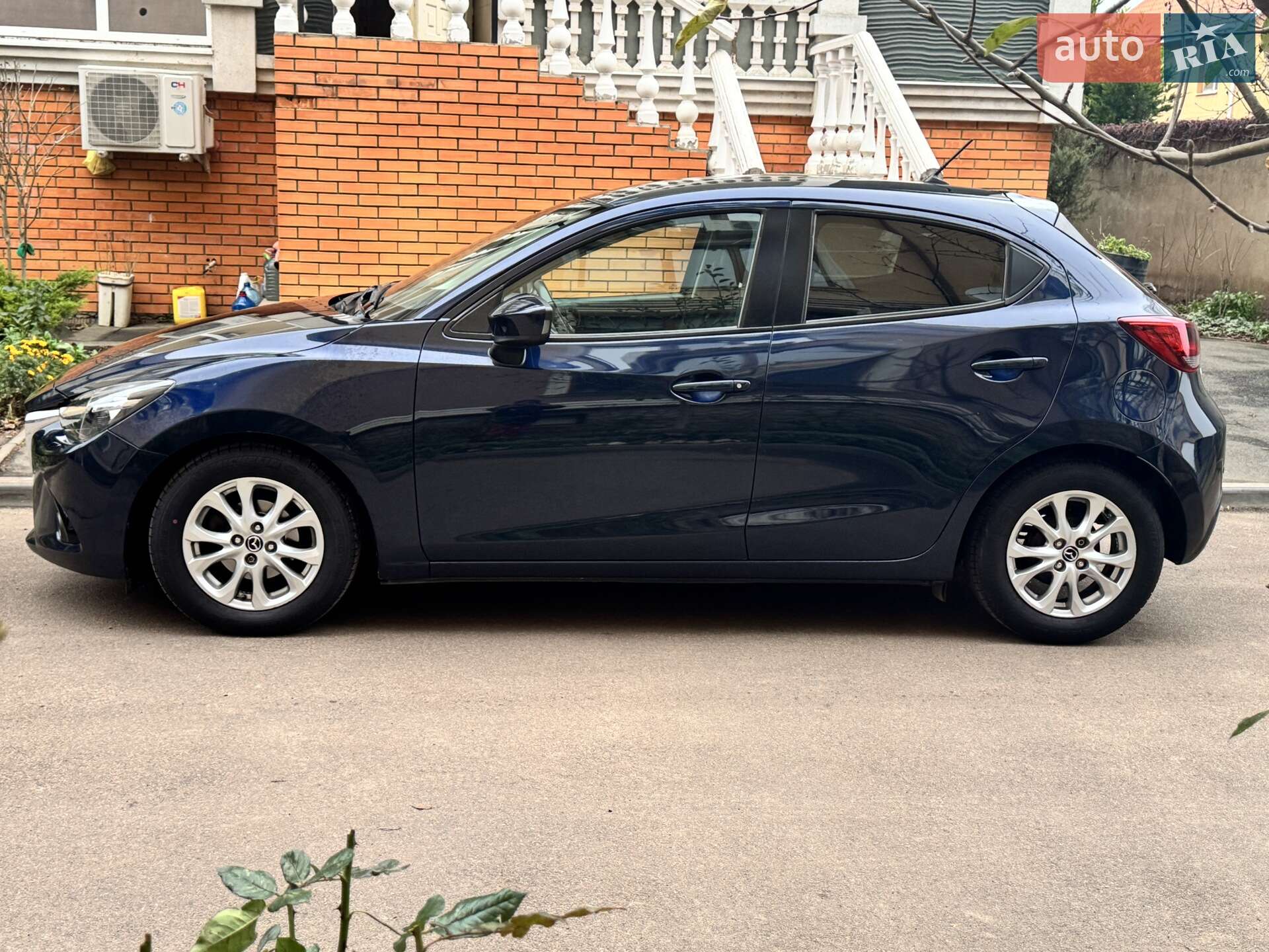 Mazda 2 2016 VIN 3MDDJ5HVA3M135985 фото оголошення 3 з 30