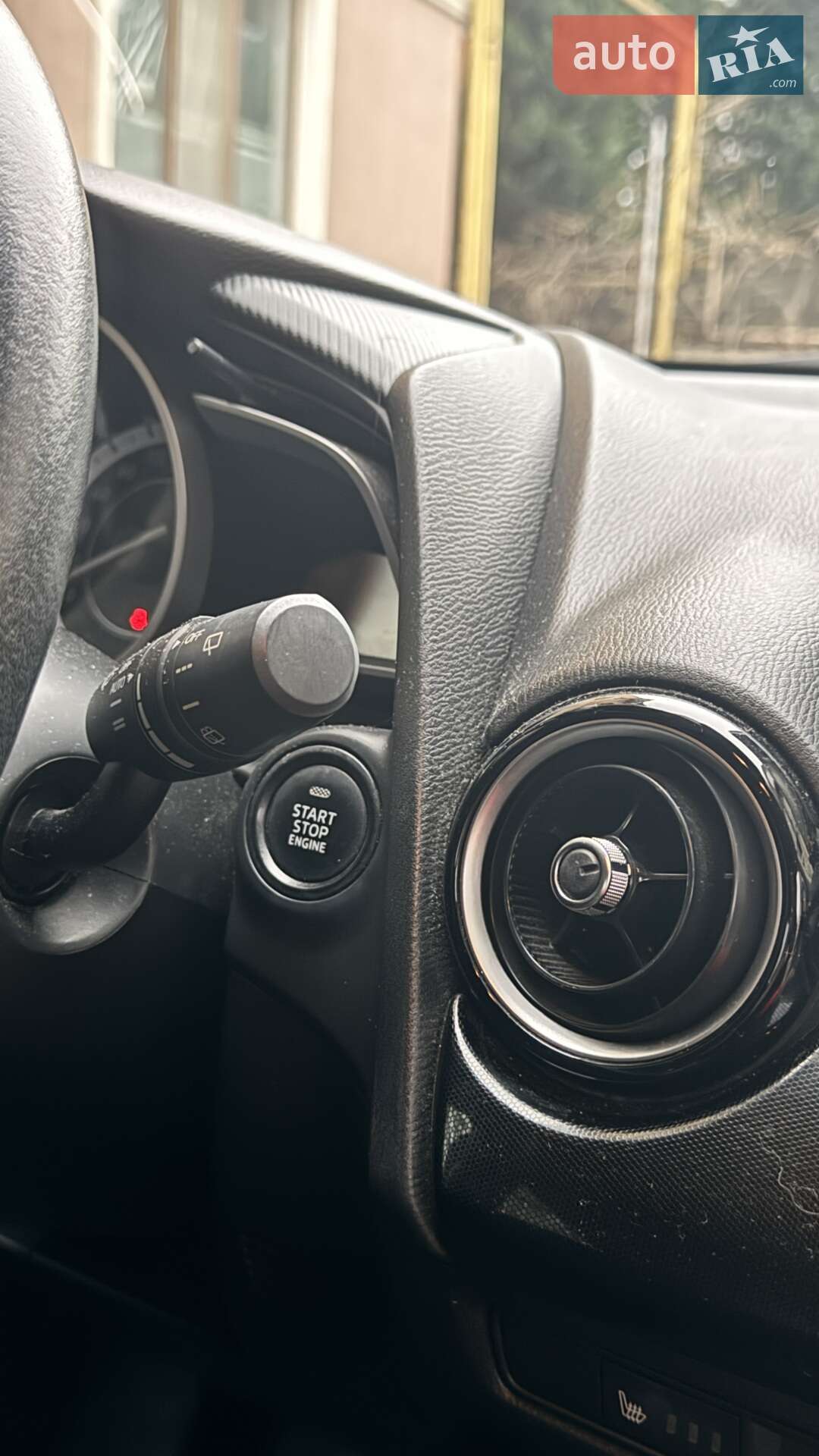 Mazda 2 2016 VIN 3MDDJ5HVA3M135985 фото оголошення 14 з 30