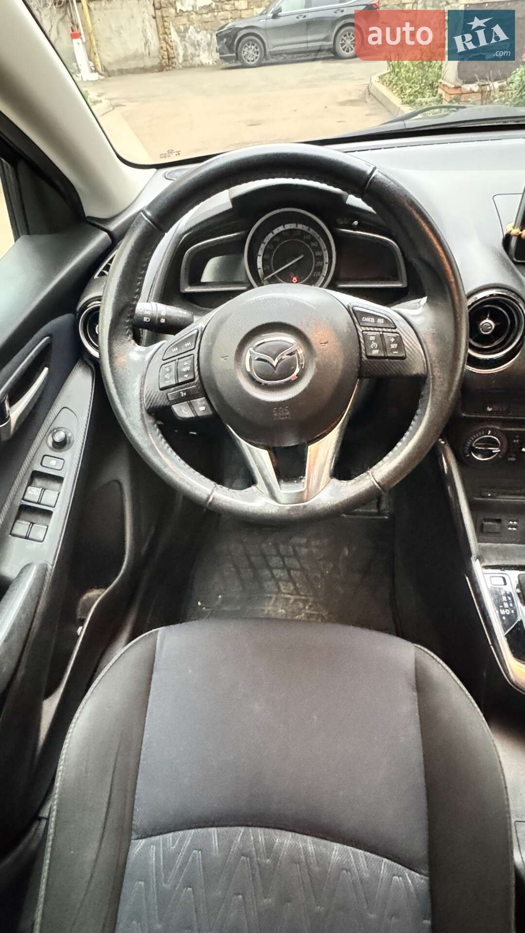 Mazda 2 2016 VIN 3MDDJ5HVA3M135985 фото оголошення 17 з 30