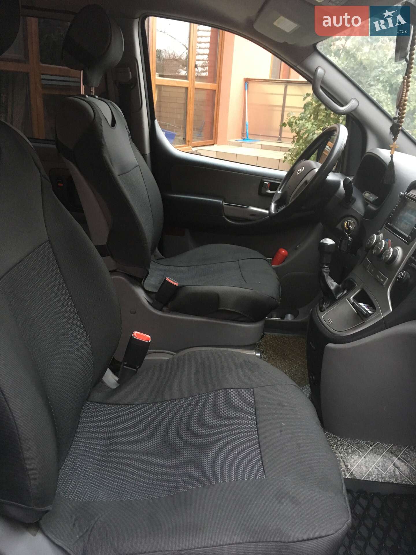 Hyundai H-1 2011 VIN KMHWH81JABU340040 фото оголошення 5 з 5
