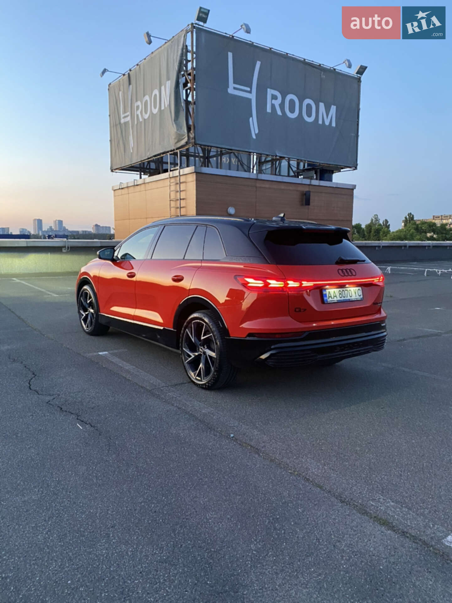 Audi Q5 e-tron 2022 VIN LSV1C5G48N2010060 фото оголошення 9 з 36
