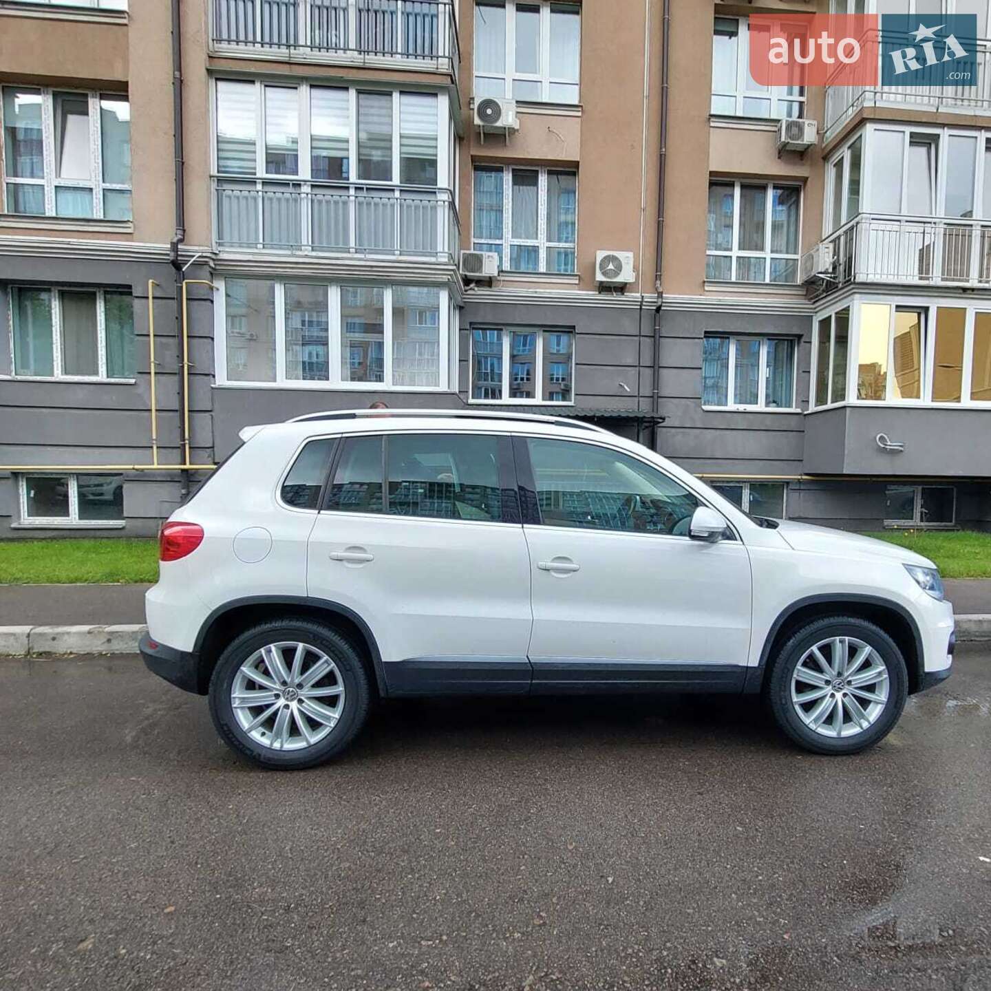 Volkswagen Tiguan 2012 VIN WVGAV7AX5CW564668 фото оголошення 7 з 23