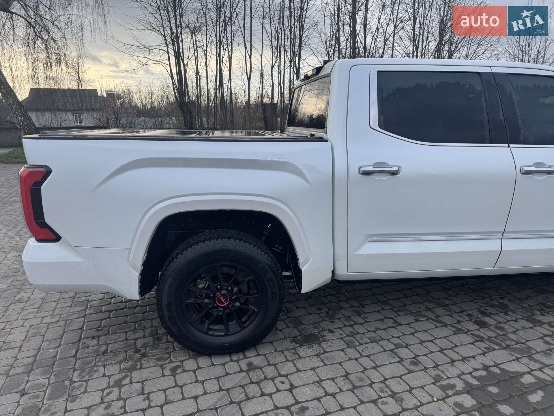 Toyota Tundra 2023 VIN 5TFVC5DB9PX030251 фото оголошення 4 з 35