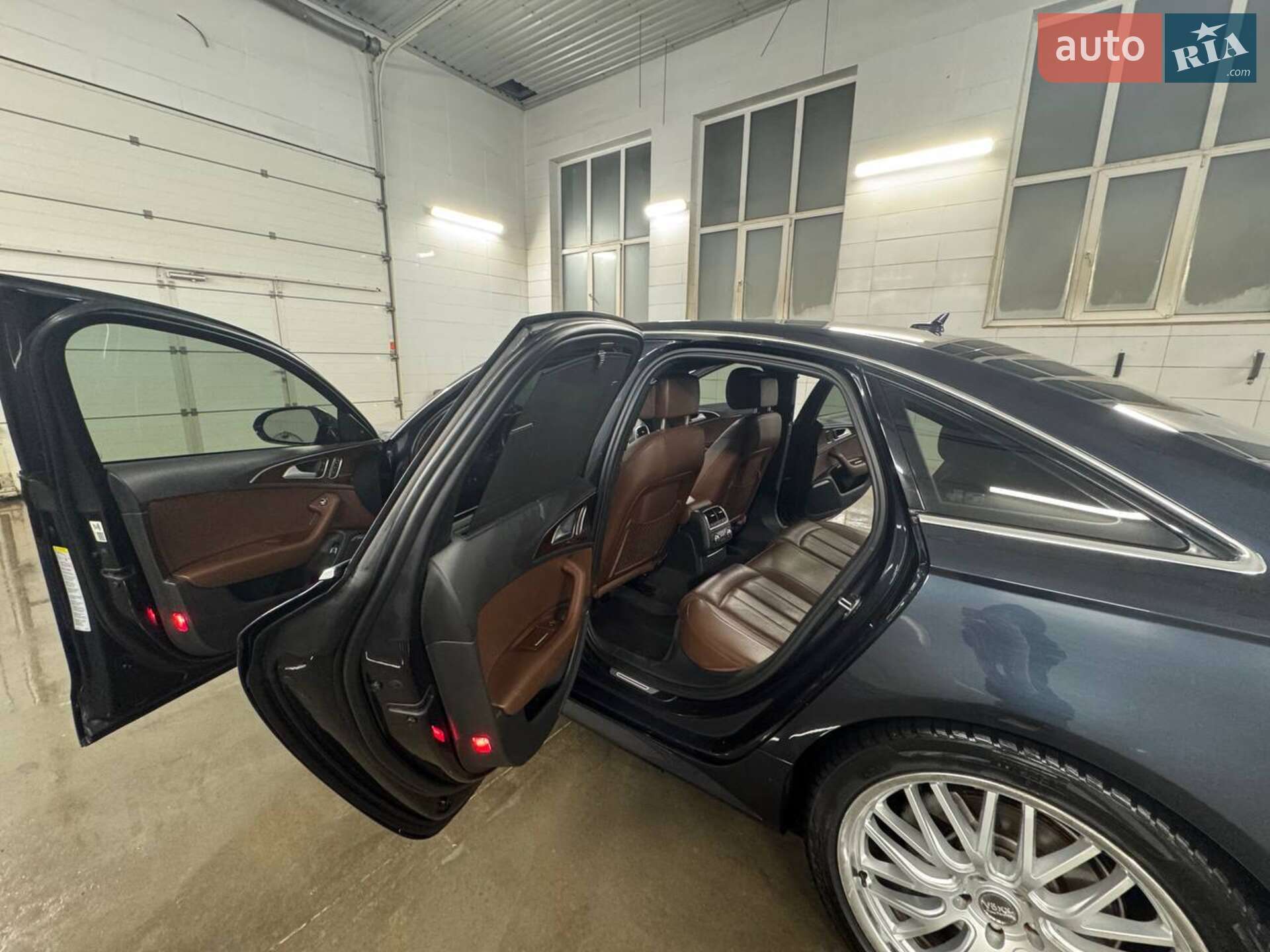 Audi A6 2017 VIN WAUH2AFC3HN127910 фото оголошення 16 з 50