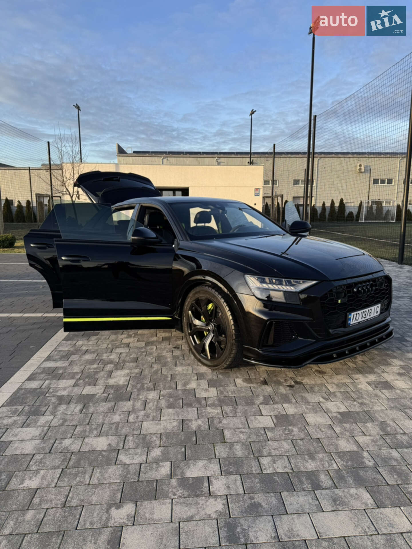 Audi SQ8 2021 VIN WAUZZZF13MD026007 фото оголошення 18 з 25