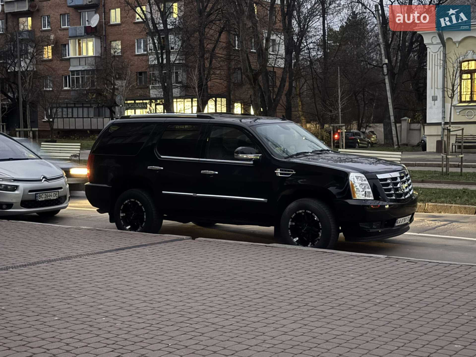 Cadillac Escalade 2007 VIN 1GYFK63897R354723 фото оголошення 4 з 10
