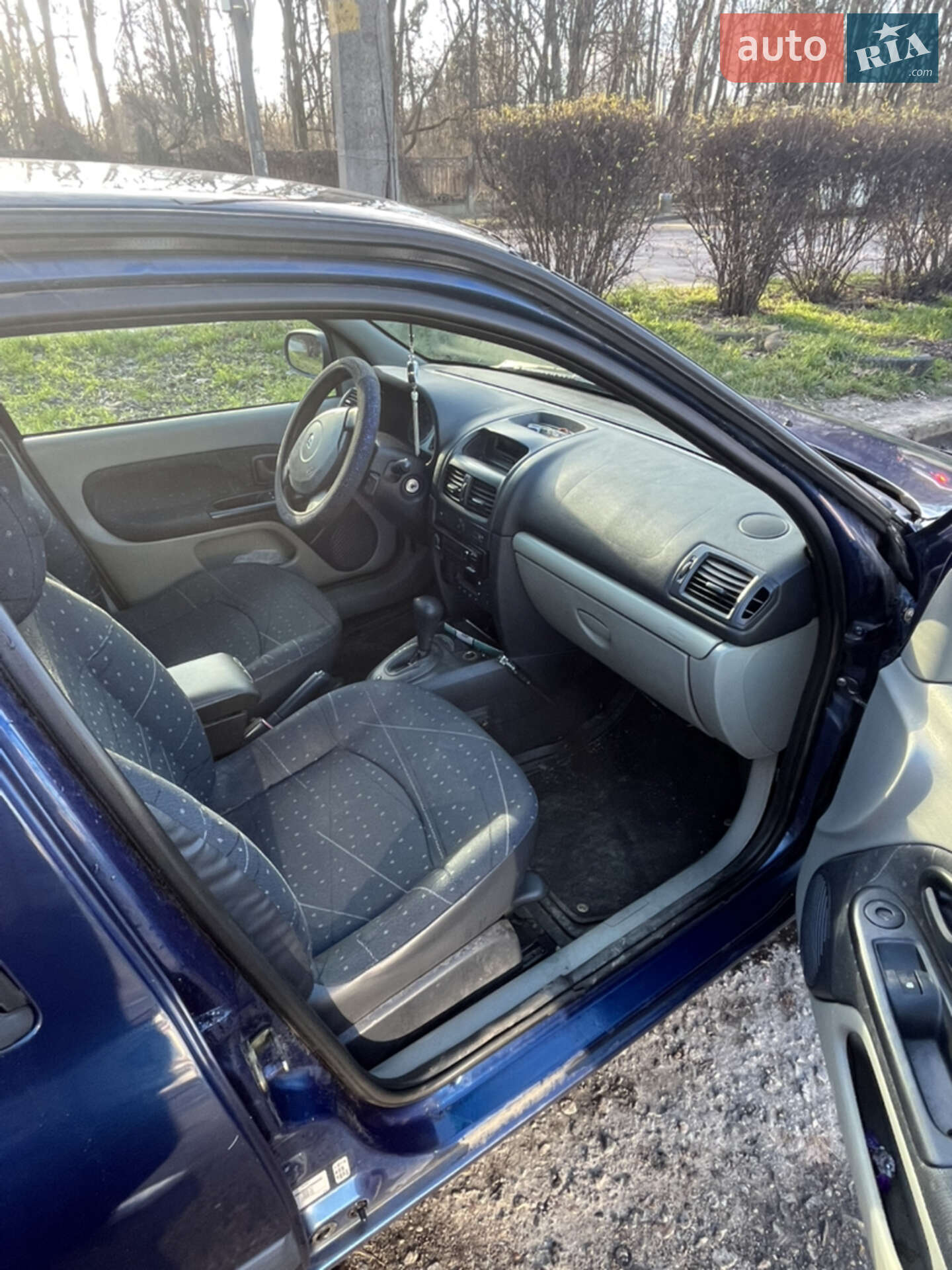 Renault Clio 2003 VIN VF1BB130A27694717 фото оголошення 6 з 13