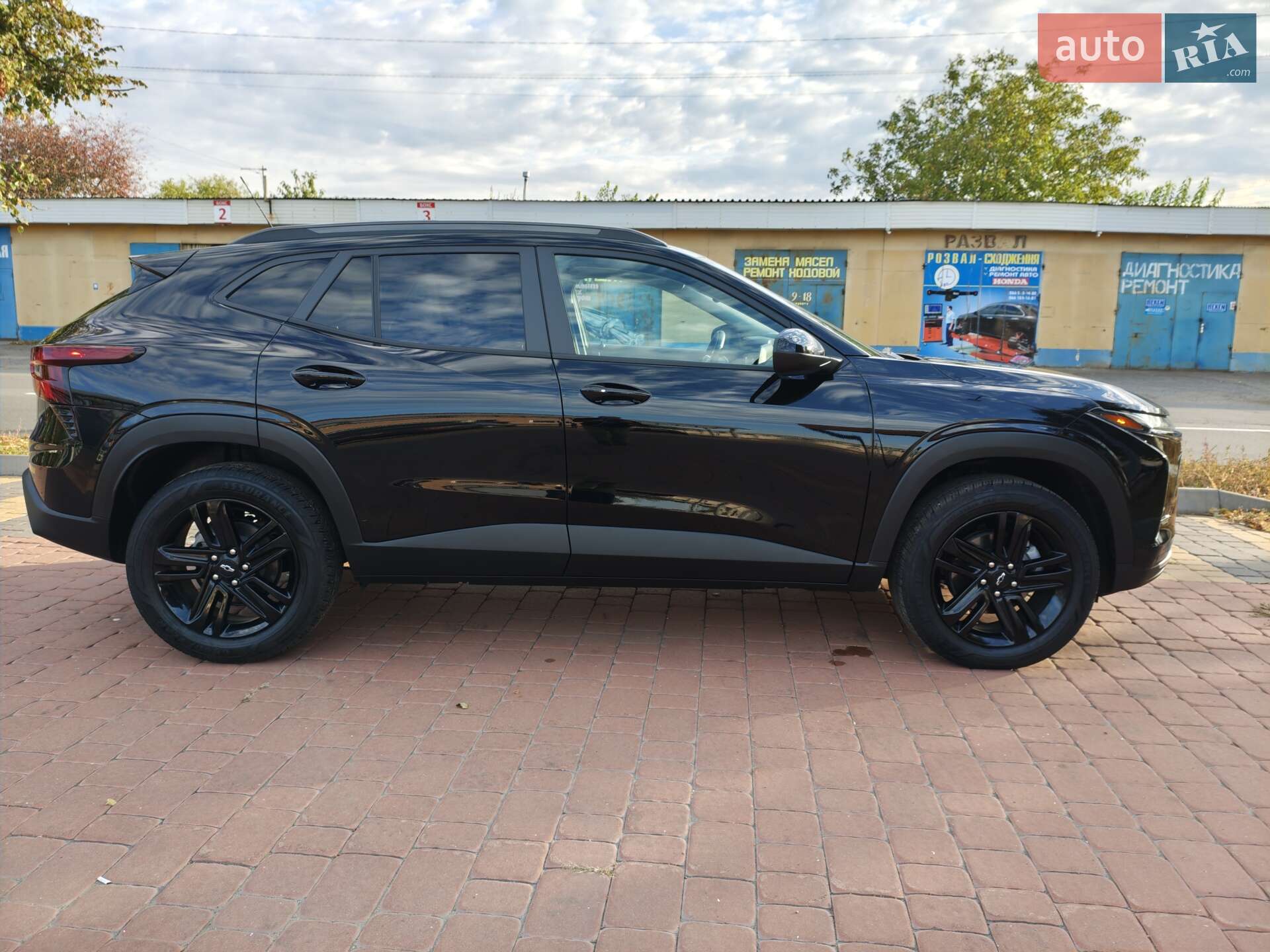 Chevrolet Trax 2024 VIN KL77LKEPXSC013182 фото оголошення 2 з 21
