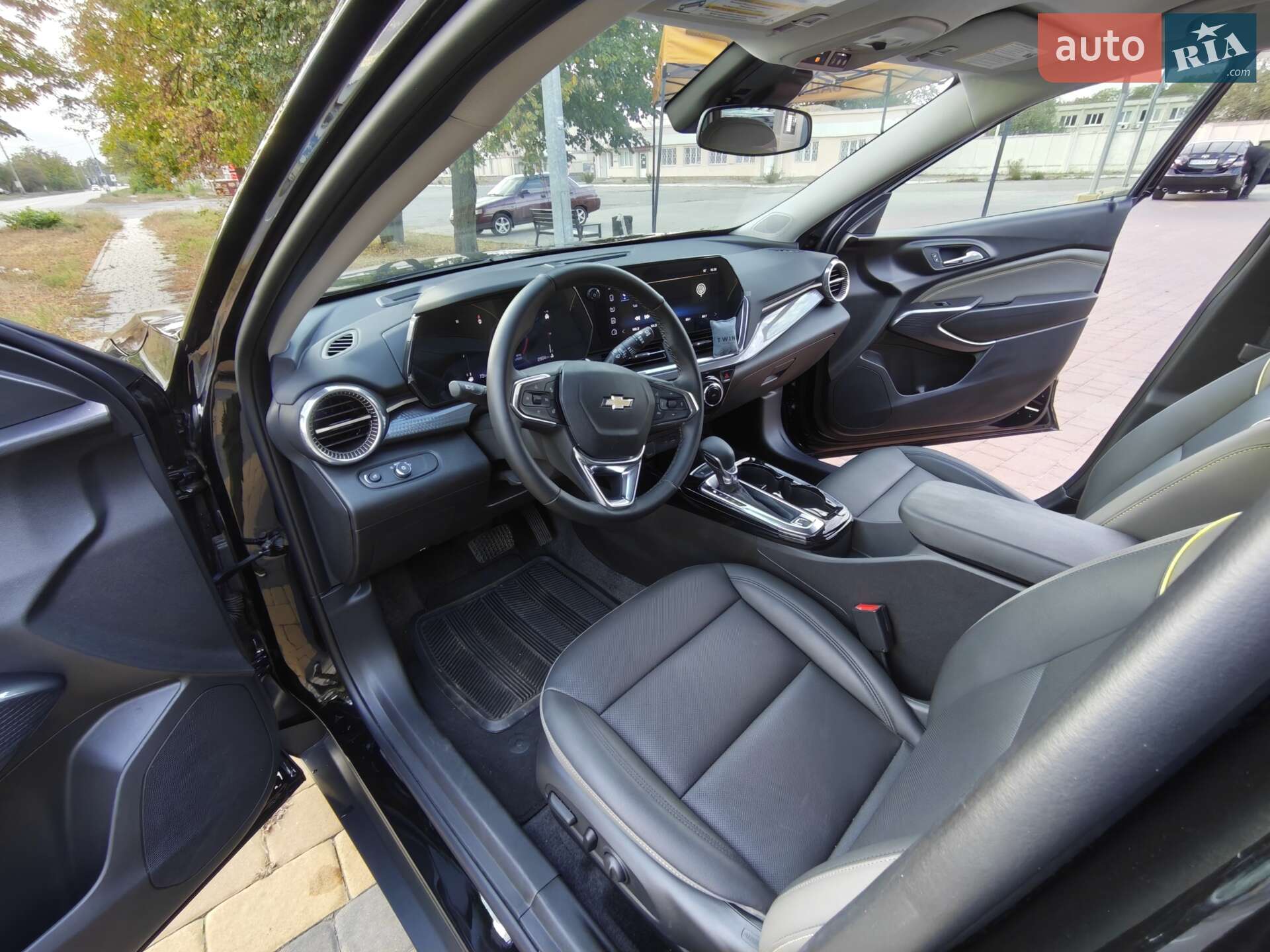 Chevrolet Trax 2024 VIN KL77LKEPXSC013182 фото оголошення 12 з 21