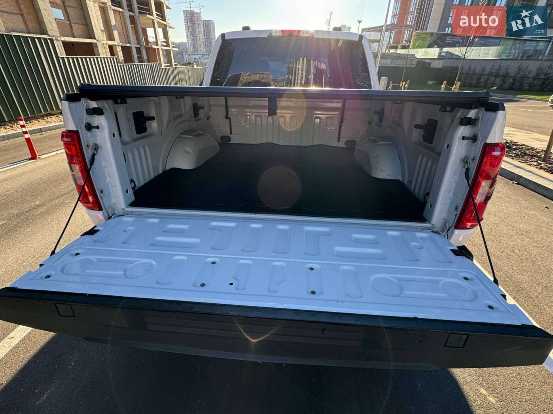 Ford F-150 2021 VIN 1FTFW1E56MFA71046 фото оголошення 13 з 48