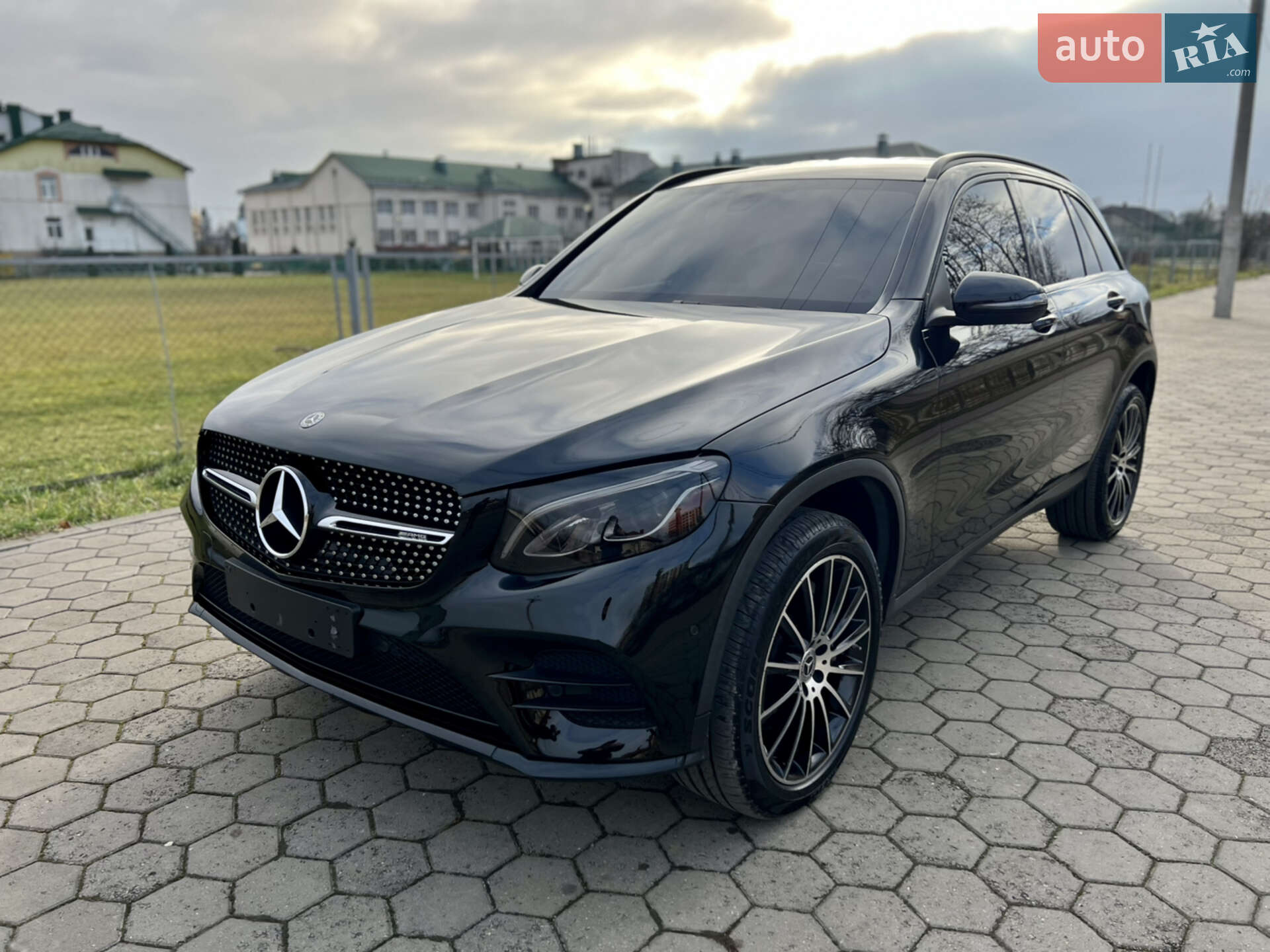 Mercedes-Benz GLC-Class 2019 VIN WDC0G4JBXKV179604 фото оголошення 16 з 61